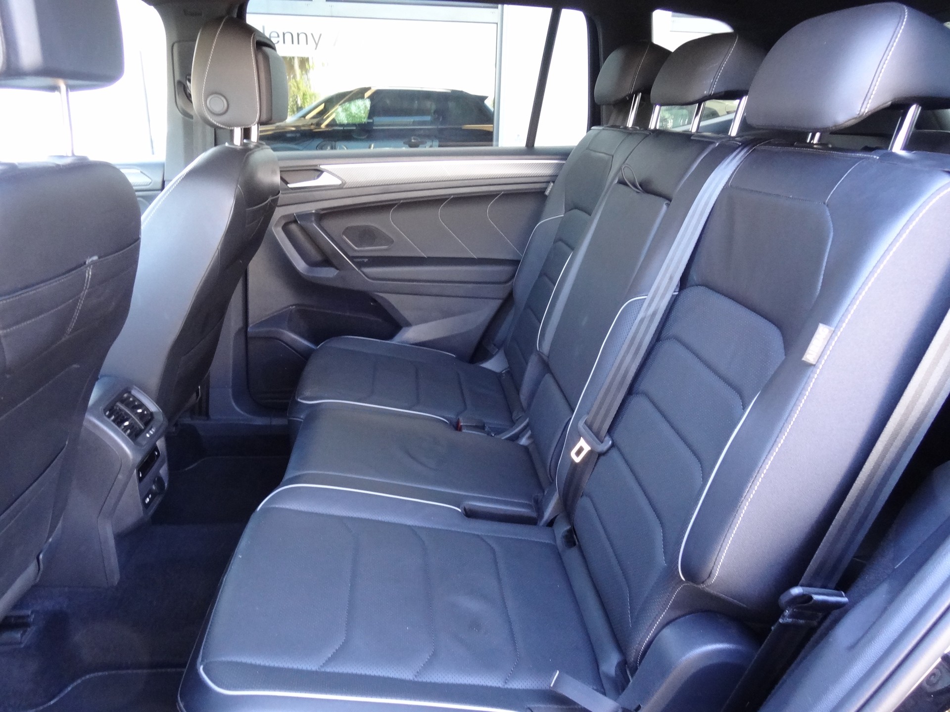 VW Tiguan Allspace 2.0 TDI SCR R-Line 4Motion DSG-image-13