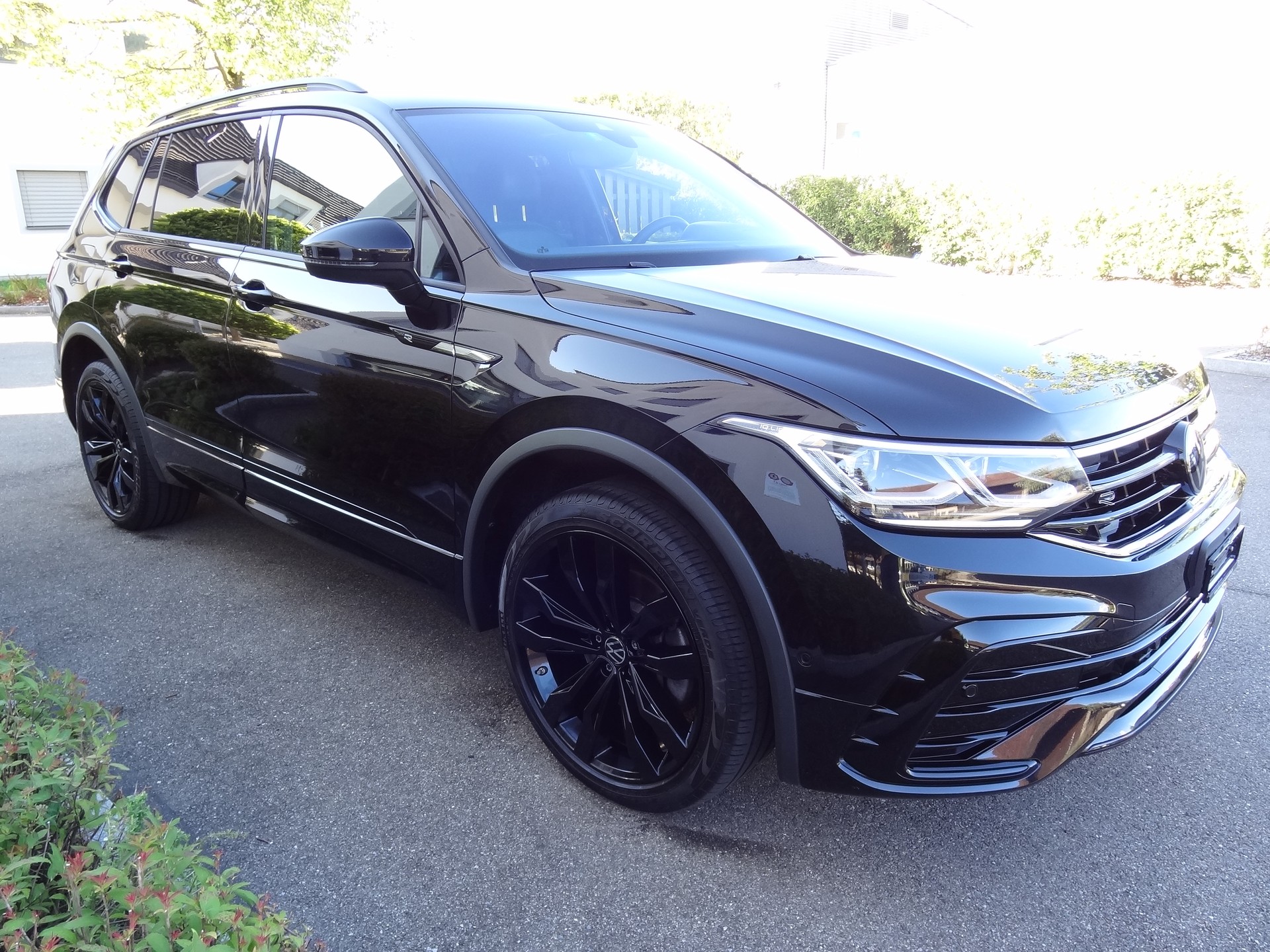 VW Tiguan Allspace 2.0 TDI SCR R-Line 4Motion DSG-image-5