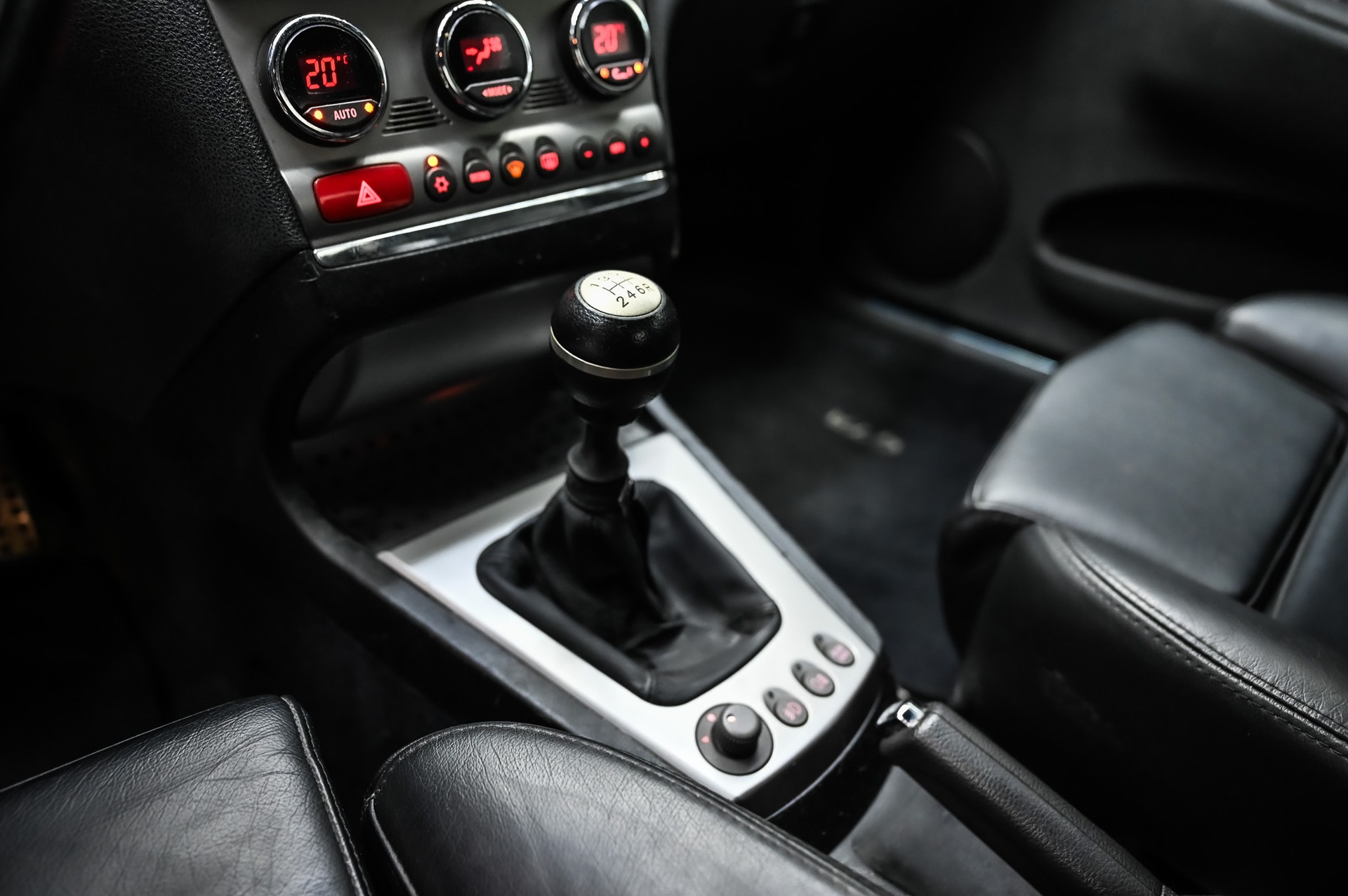 ALFA ROMEO 156 3.2 V6 24V GTA-image-24