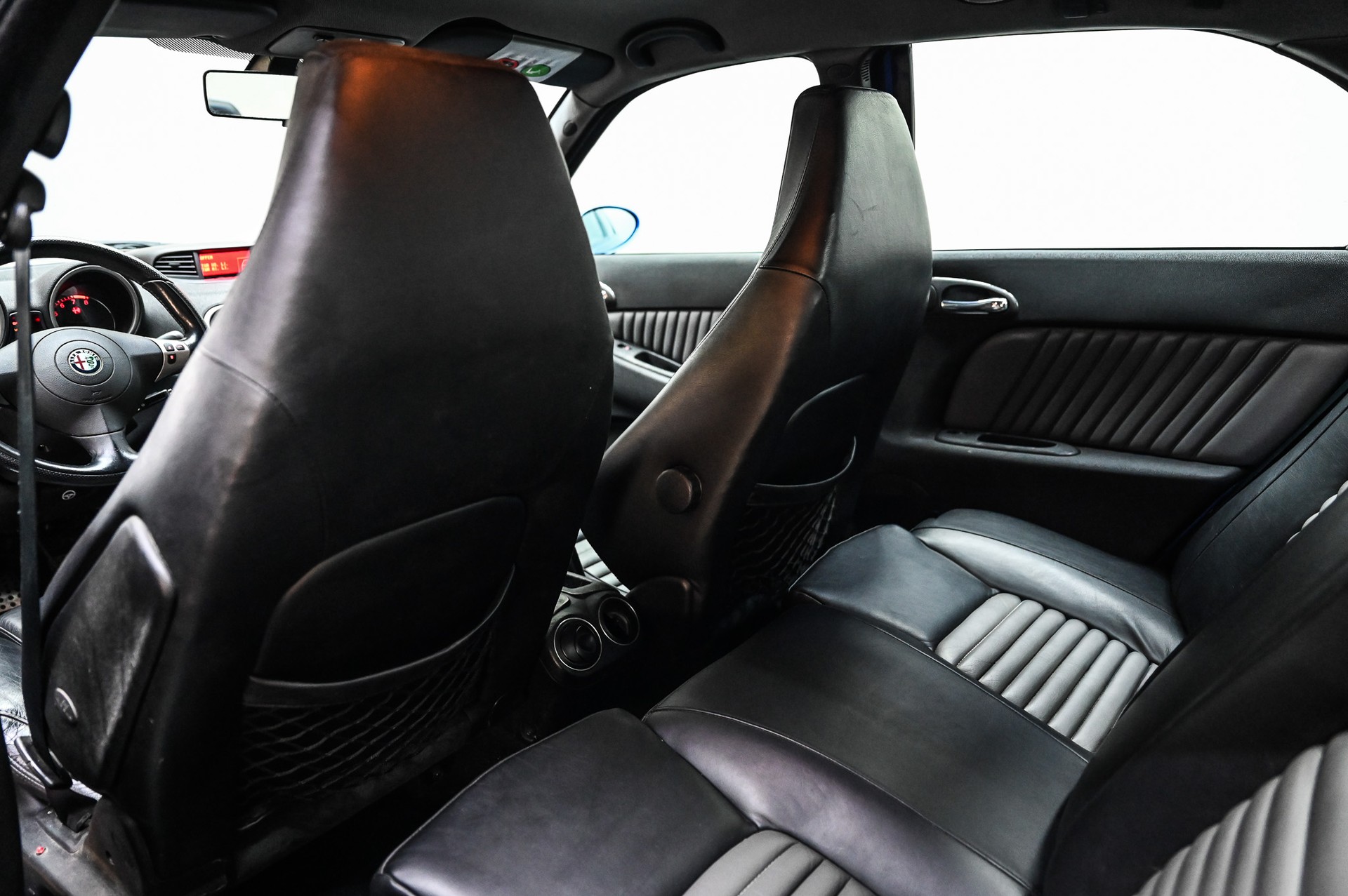 ALFA ROMEO 156 3.2 V6 24V GTA-image-28