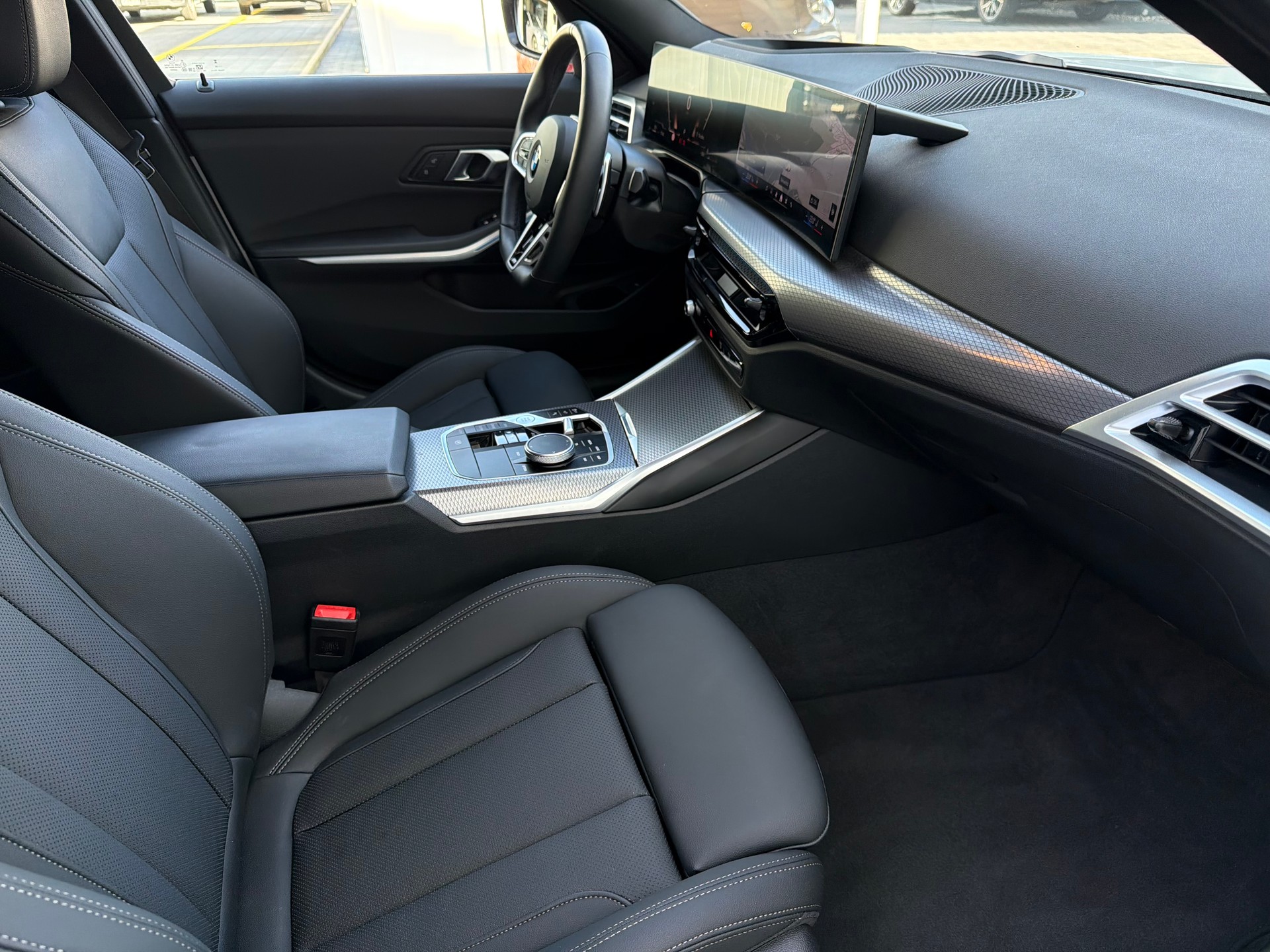 BMW 320d xDrive 48V Touring Steptronic M Sport-image-15