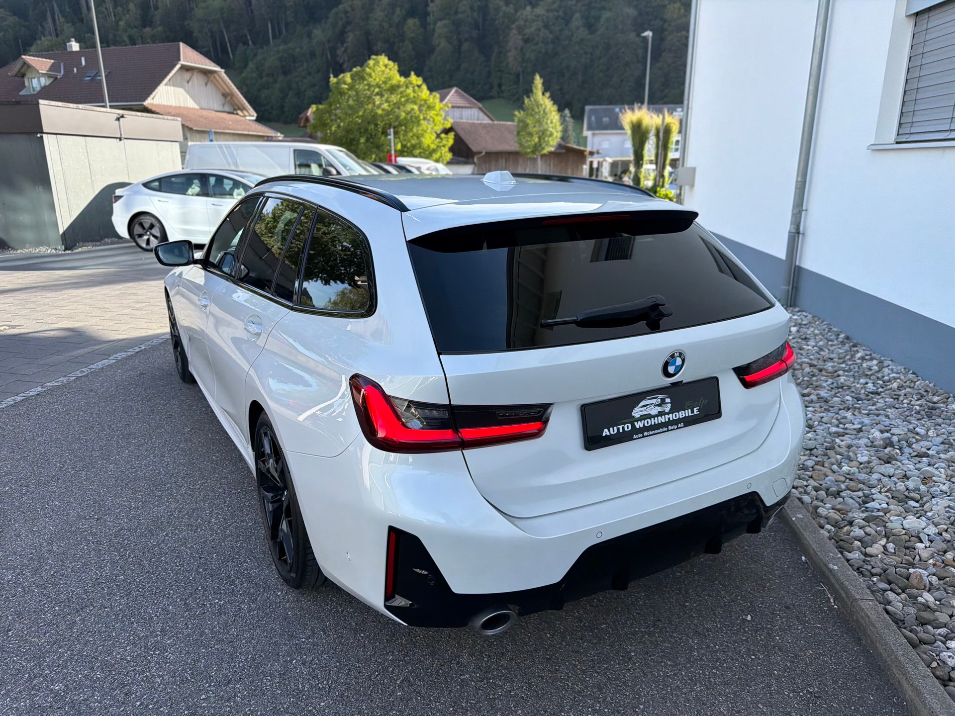 BMW 320d xDrive 48V Touring Steptronic M Sport-image-14