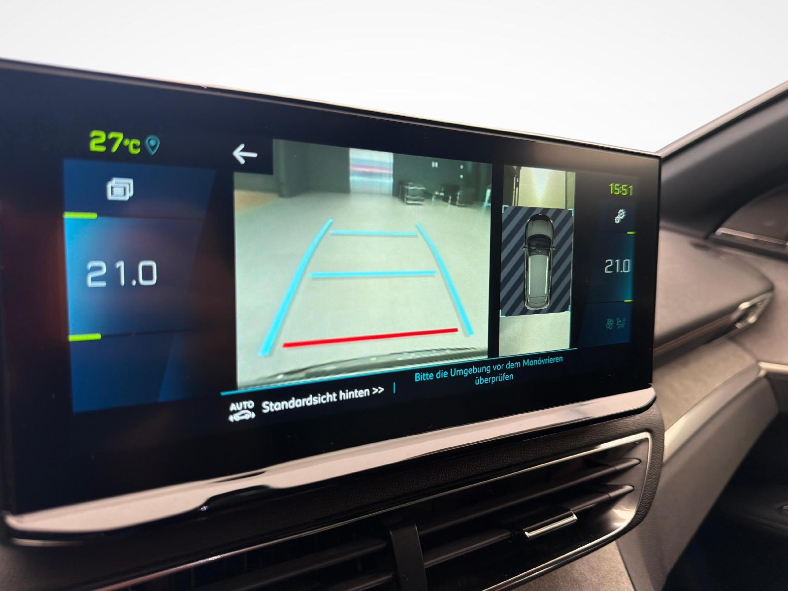 PEUGEOT 3008 1.6 Plug-in Hybrid4 GT-image-17