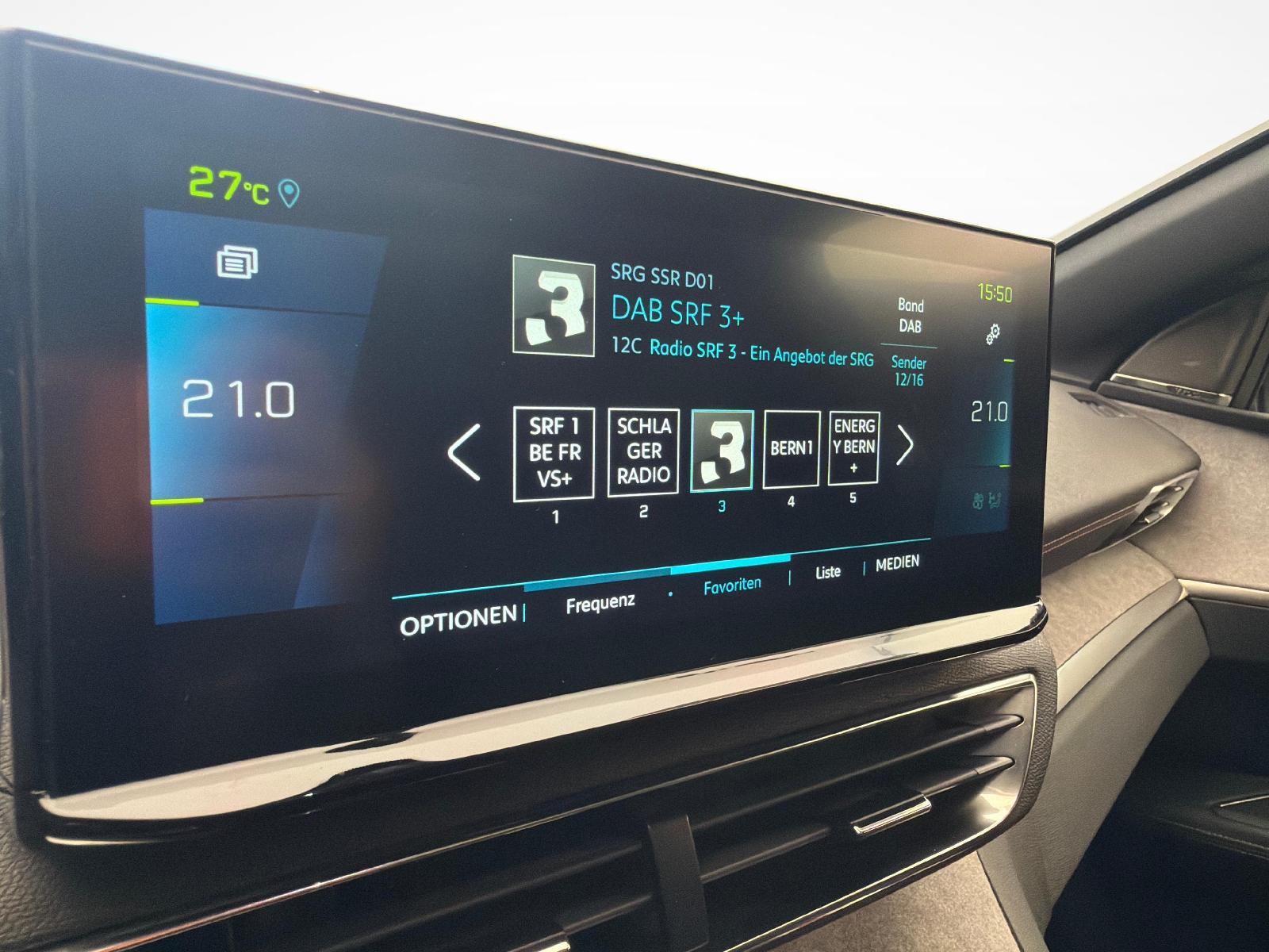 PEUGEOT 3008 1.6 Plug-in Hybrid4 GT-image-15