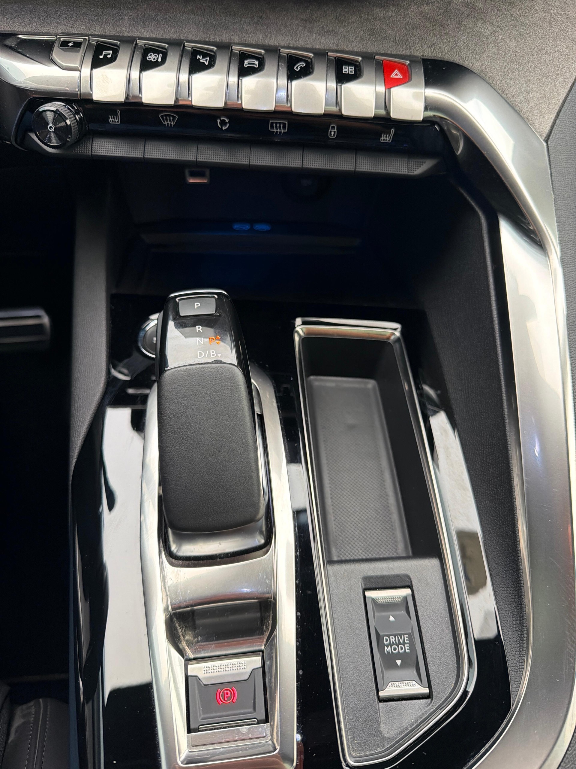PEUGEOT 3008 1.6 Plug-in Hybrid4 GT-image-20