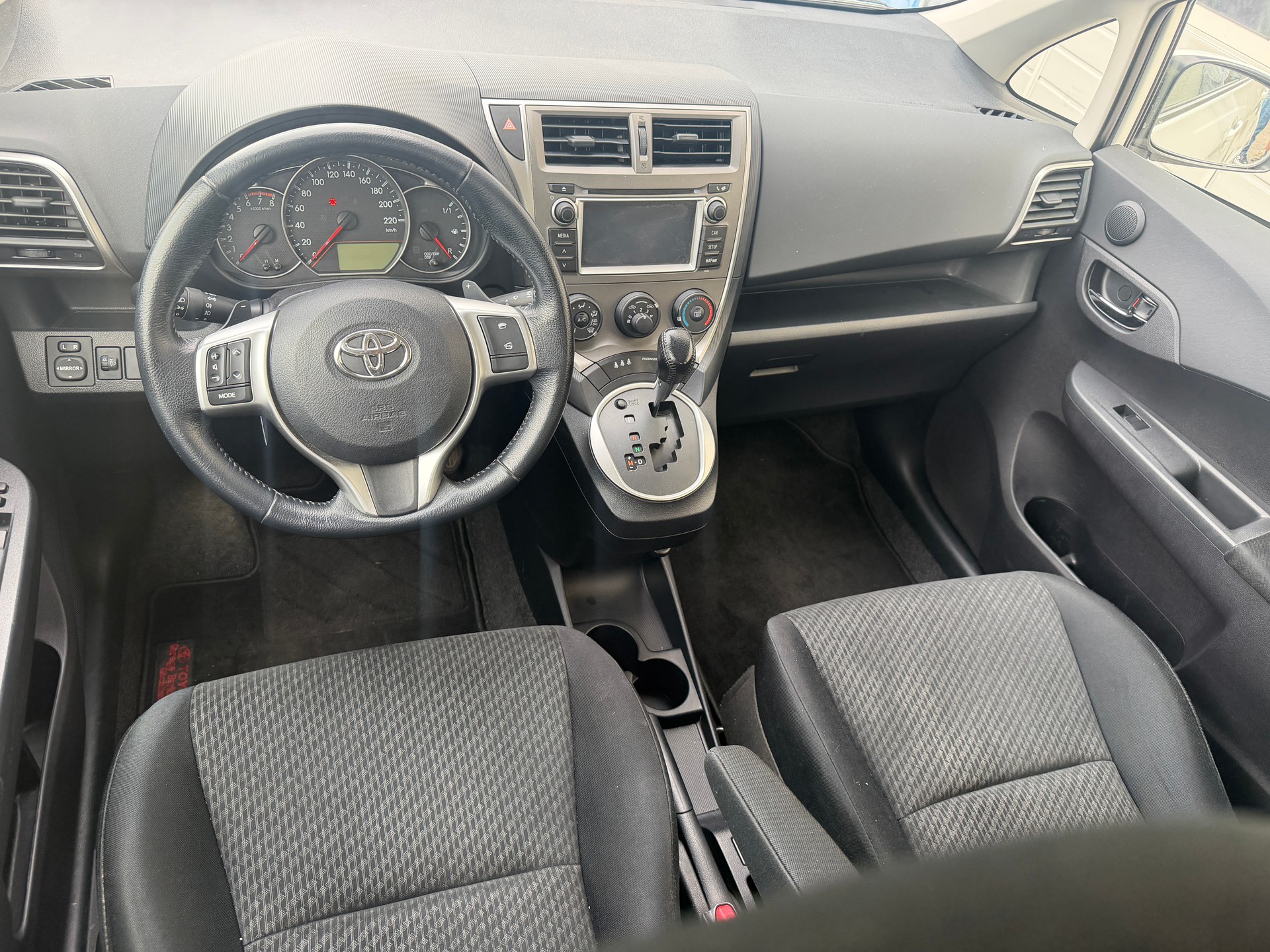 TOYOTA Verso-S 1.33 Linea Terra Multidrive S-image-5