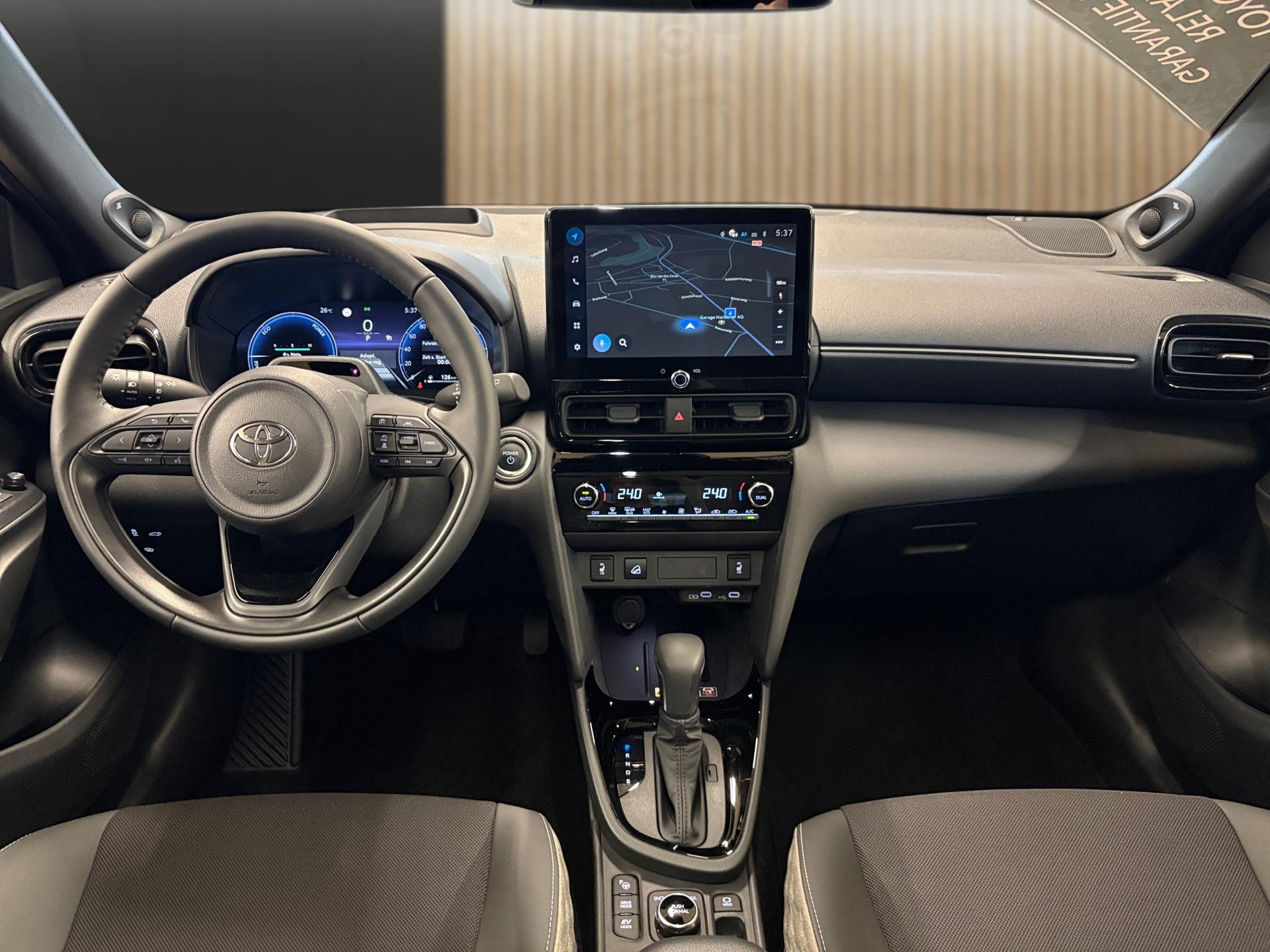 TOYOTA Yaris Cross 1.5 VVT-i HSD Premium AWD-i-image-13