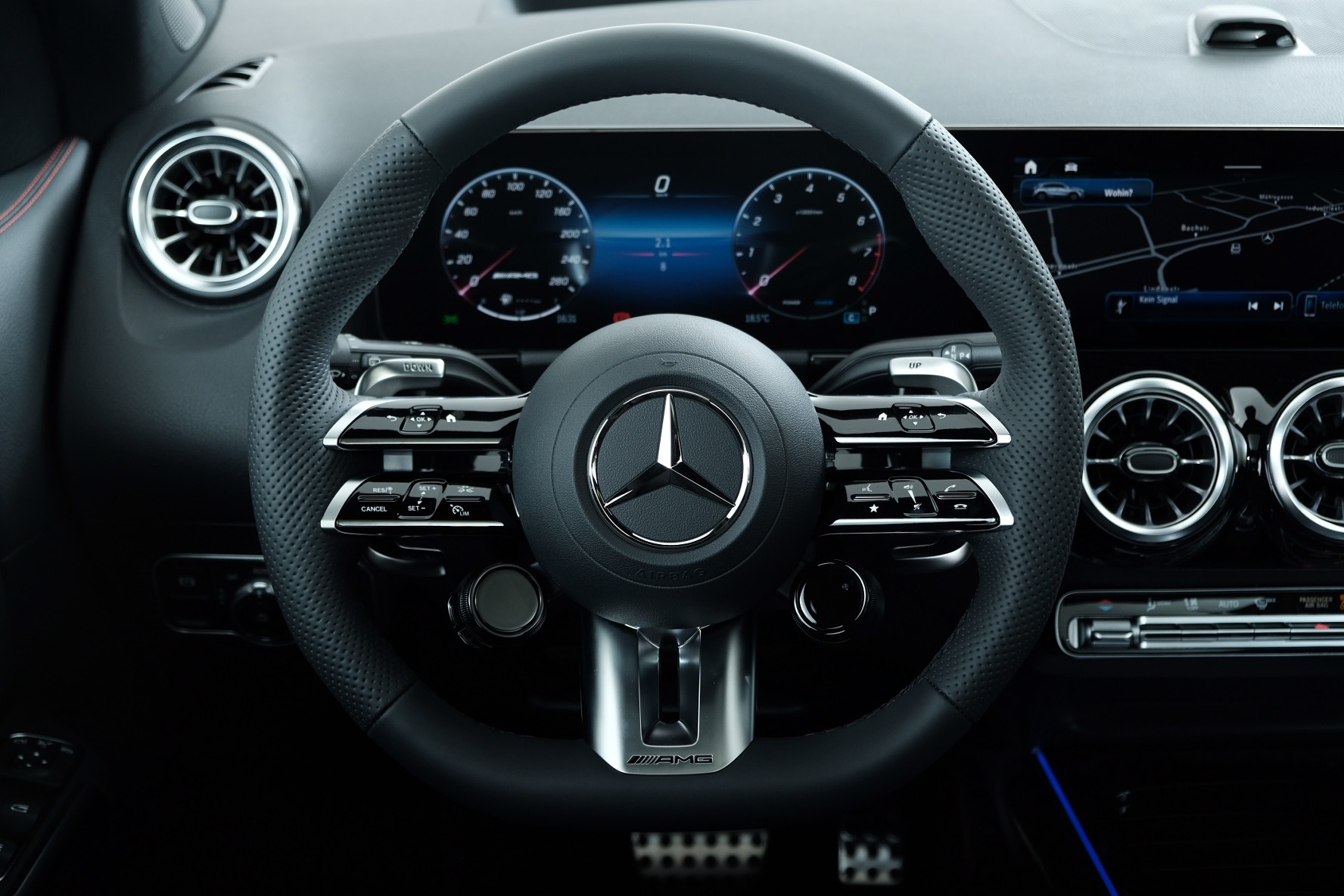 MERCEDES-BENZ GLA 35 AMG 4matic H247-image-7