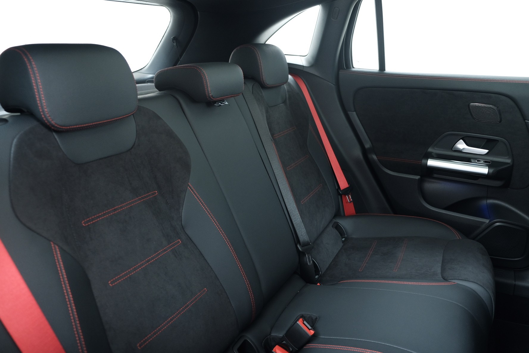 MERCEDES-BENZ GLA 35 AMG 4matic H247-image-11