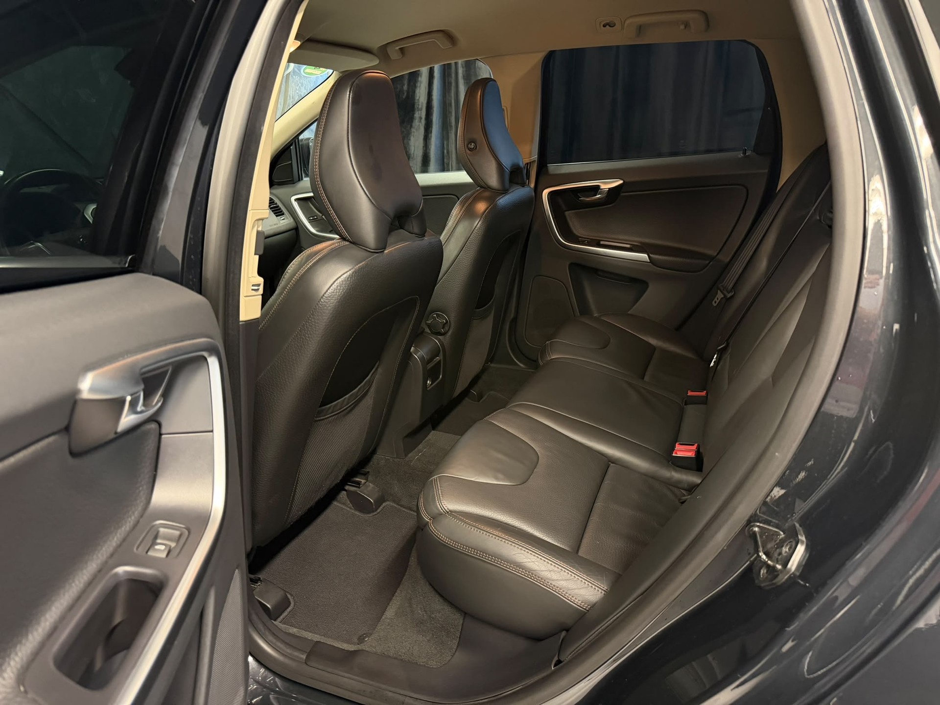 VOLVO XC60 D3 AWD Momentum Geartronic-image-12