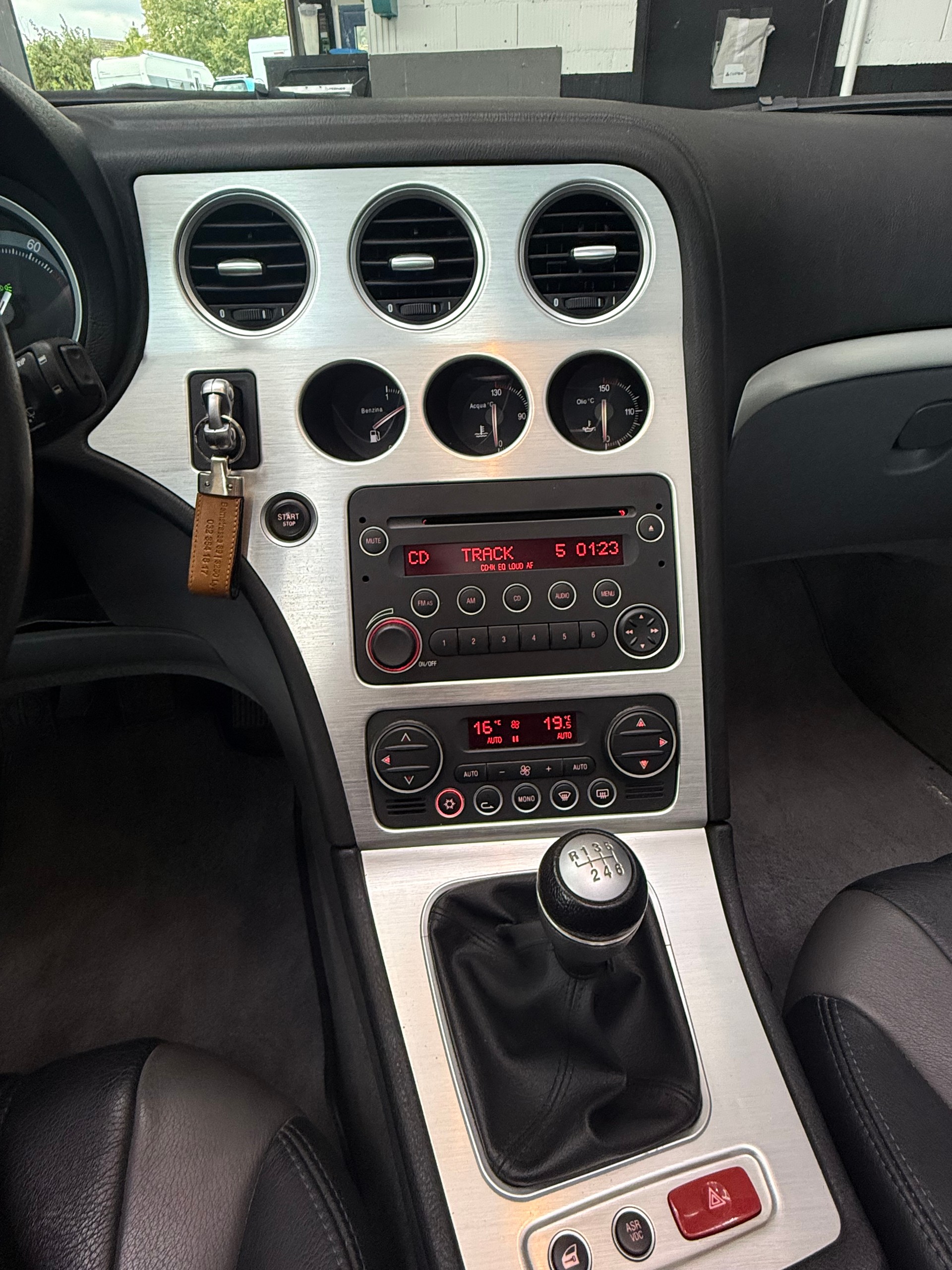 ALFA ROMEO Spider 2.2 JTS-image-15