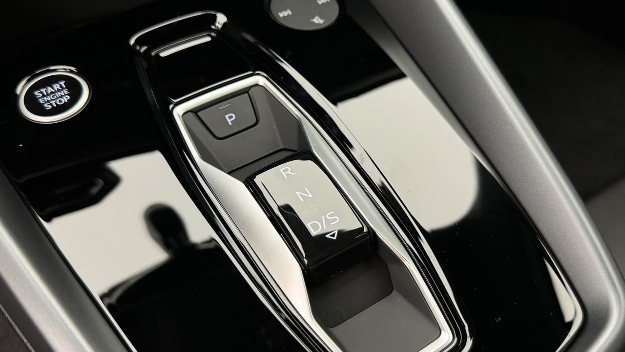 AUDI A3 Sportback 35 TFSI S line S-tronic-image-10