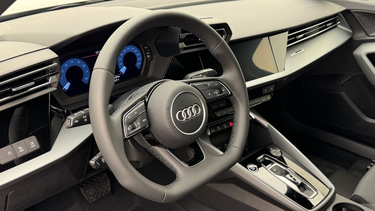 AUDI A3 Sportback 35 TFSI S line S-tronic-image-6
