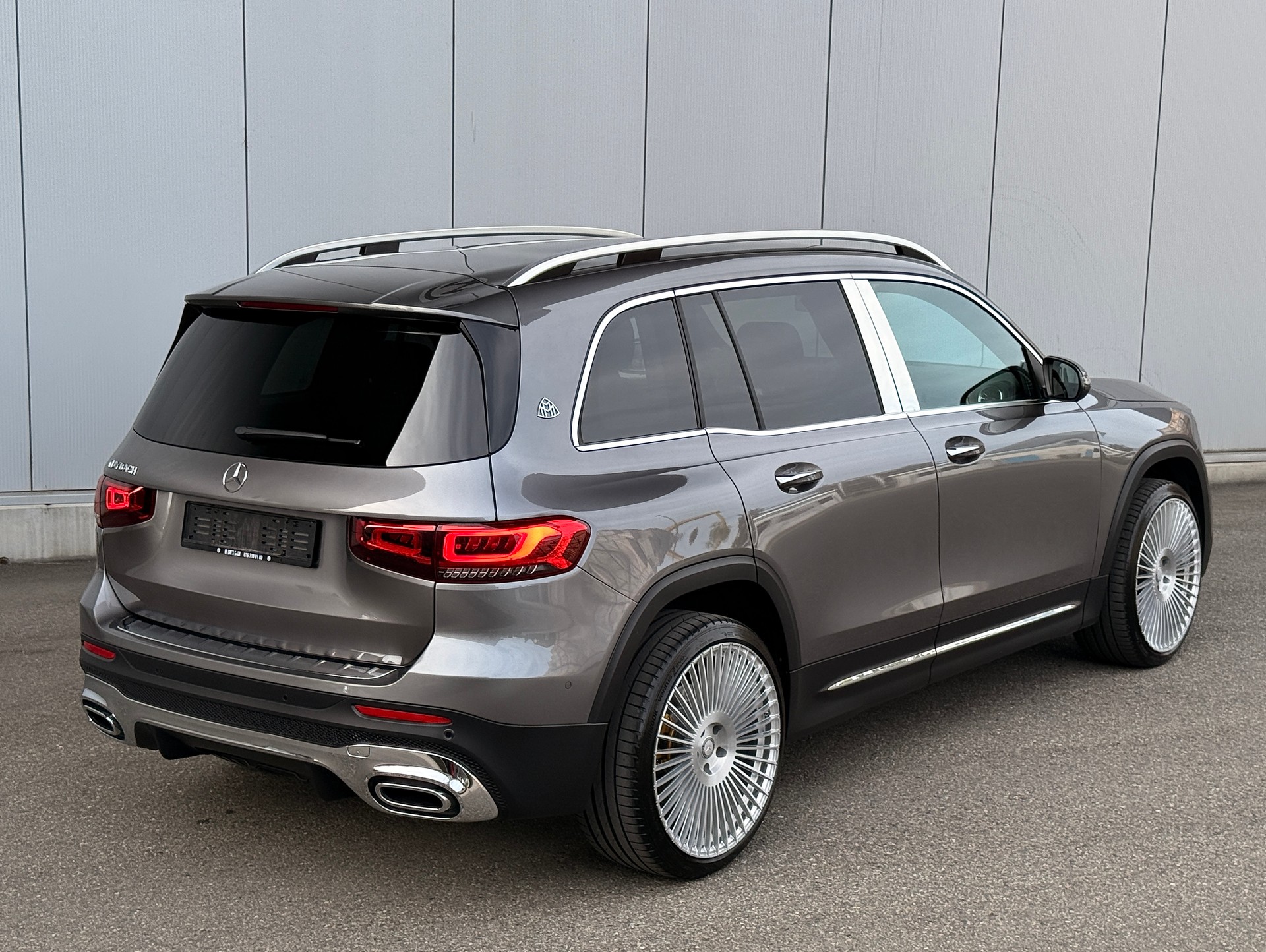 MERCEDES-BENZ GLB 250 4Matic AMG Line 8G-Tronic-image-4