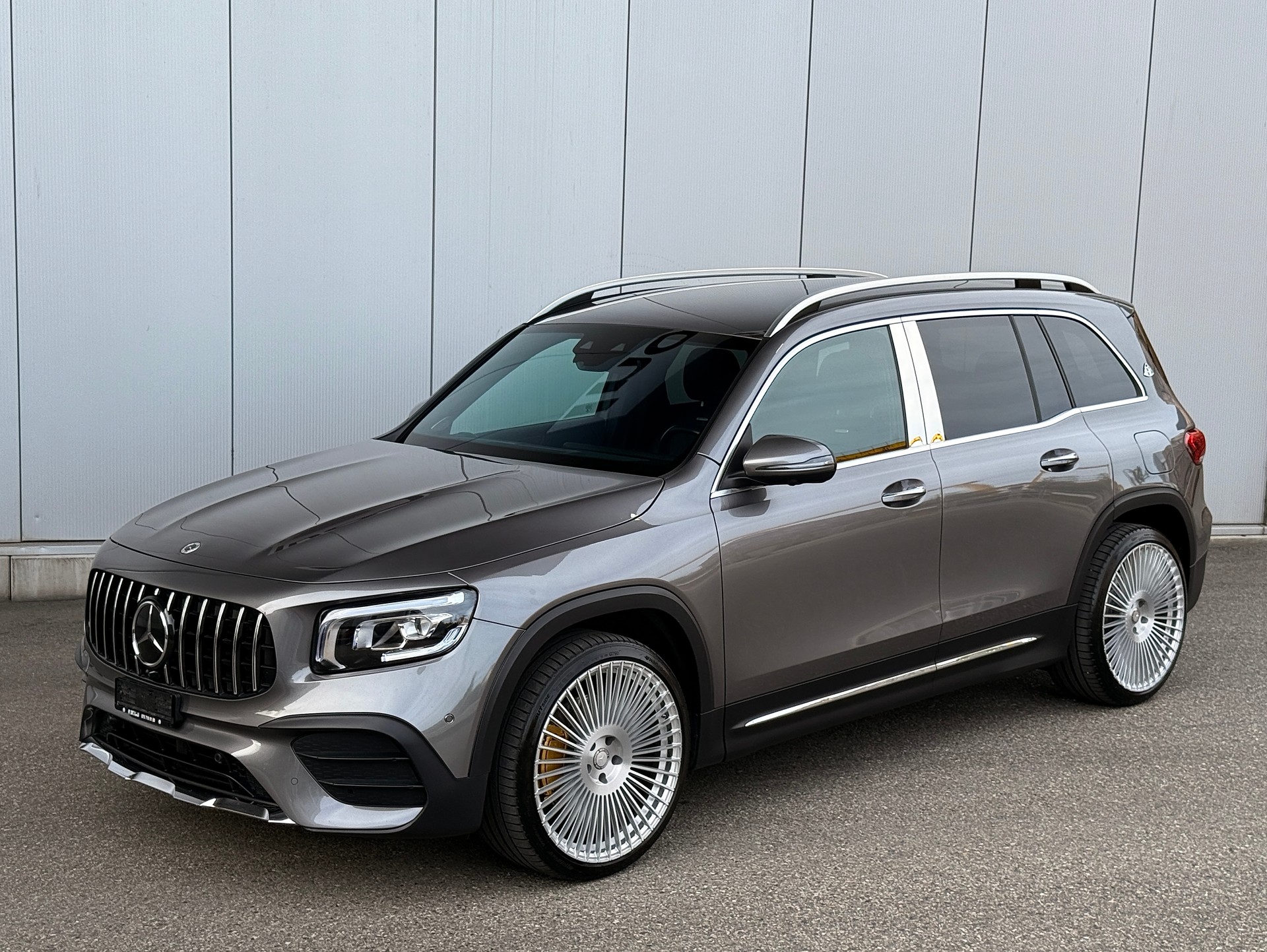 MERCEDES-BENZ GLB 250 4Matic AMG Line 8G-Tronic-image-3