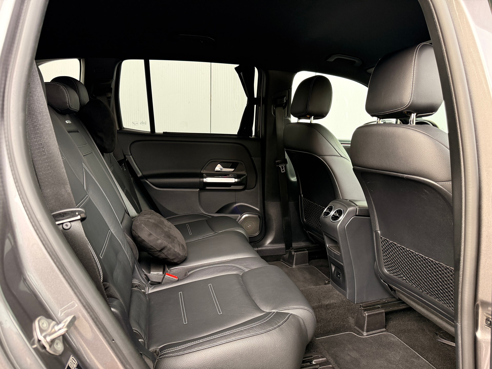 MERCEDES-BENZ GLB 250 4Matic AMG Line 8G-Tronic-image-13