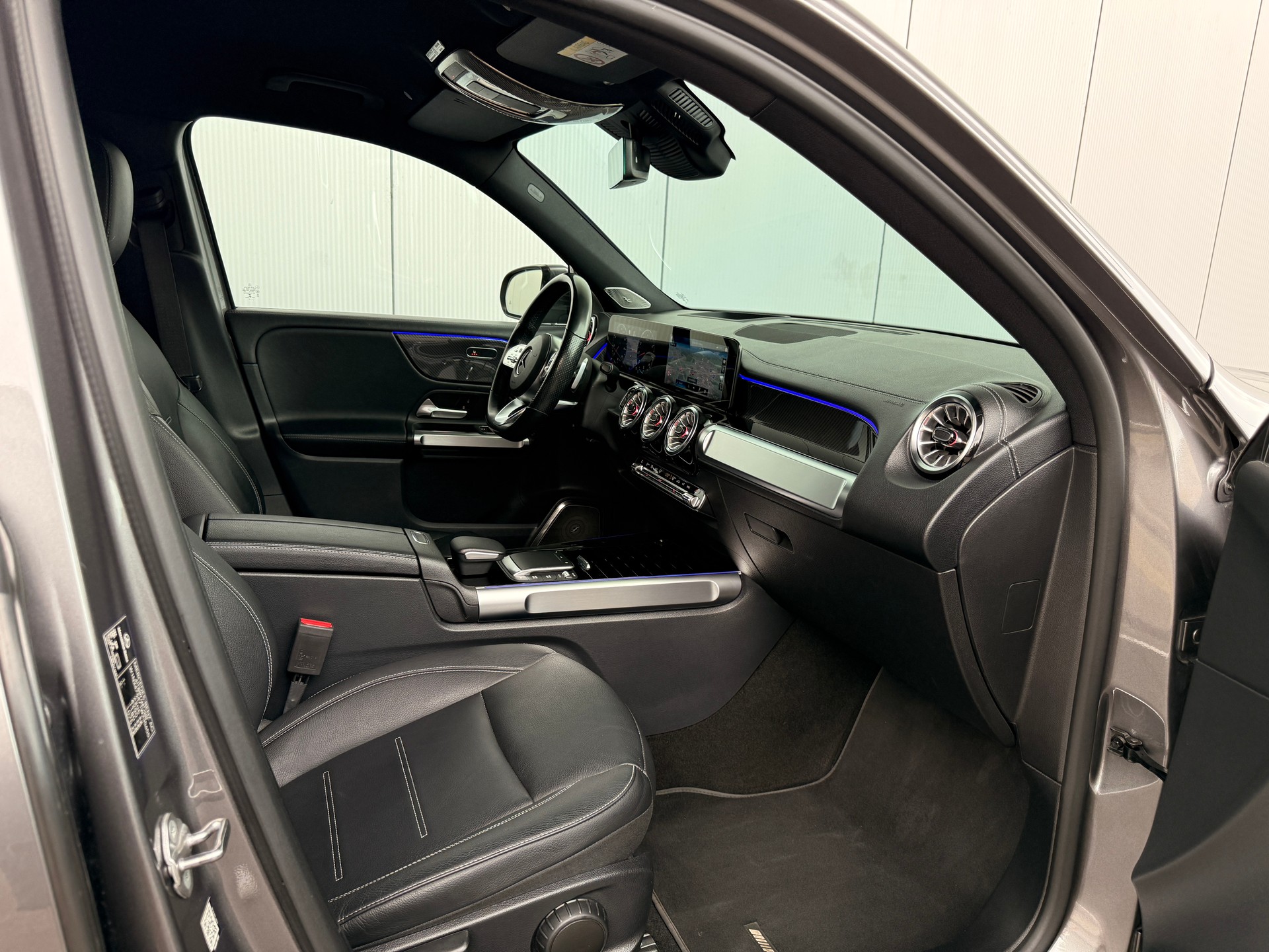 MERCEDES-BENZ GLB 250 4Matic AMG Line 8G-Tronic-image-10