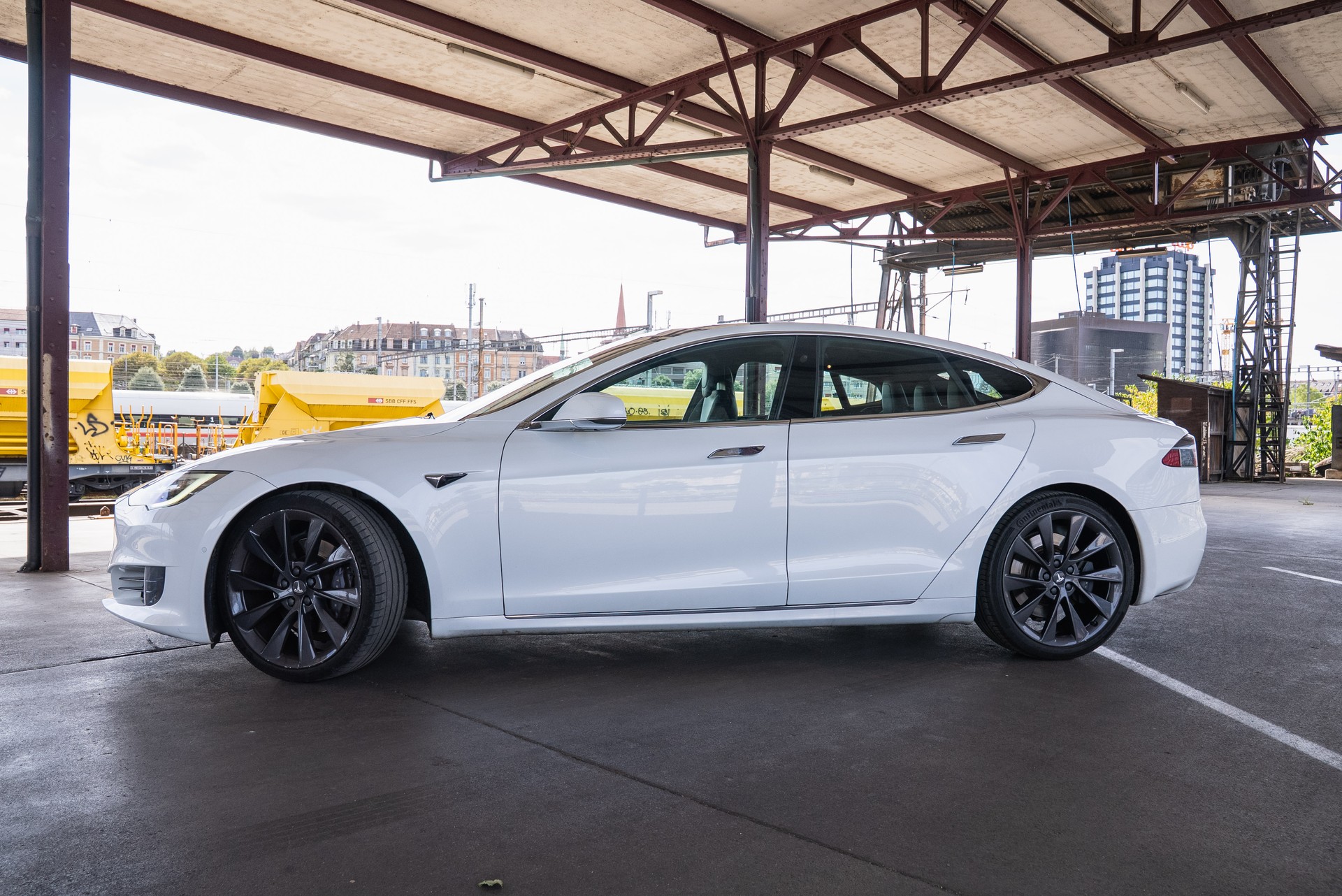TESLA Model S 75, neue HV-image-2