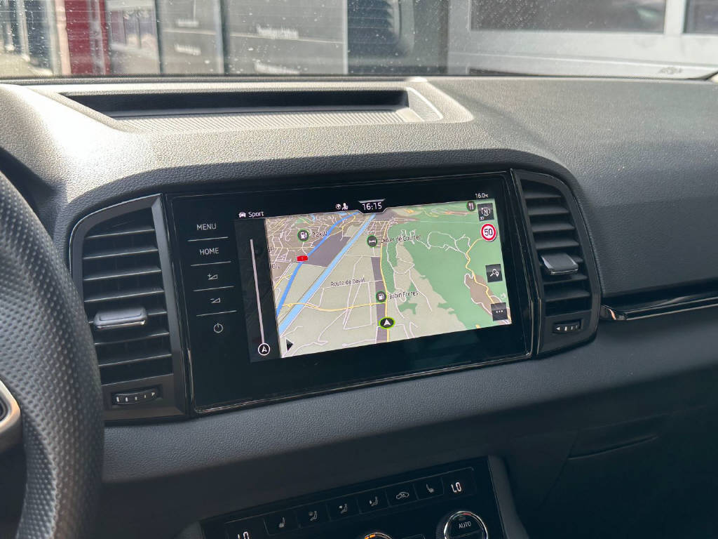 SKODA Karoq 2.0 TSI SportLine 4x4 DSG-image-9