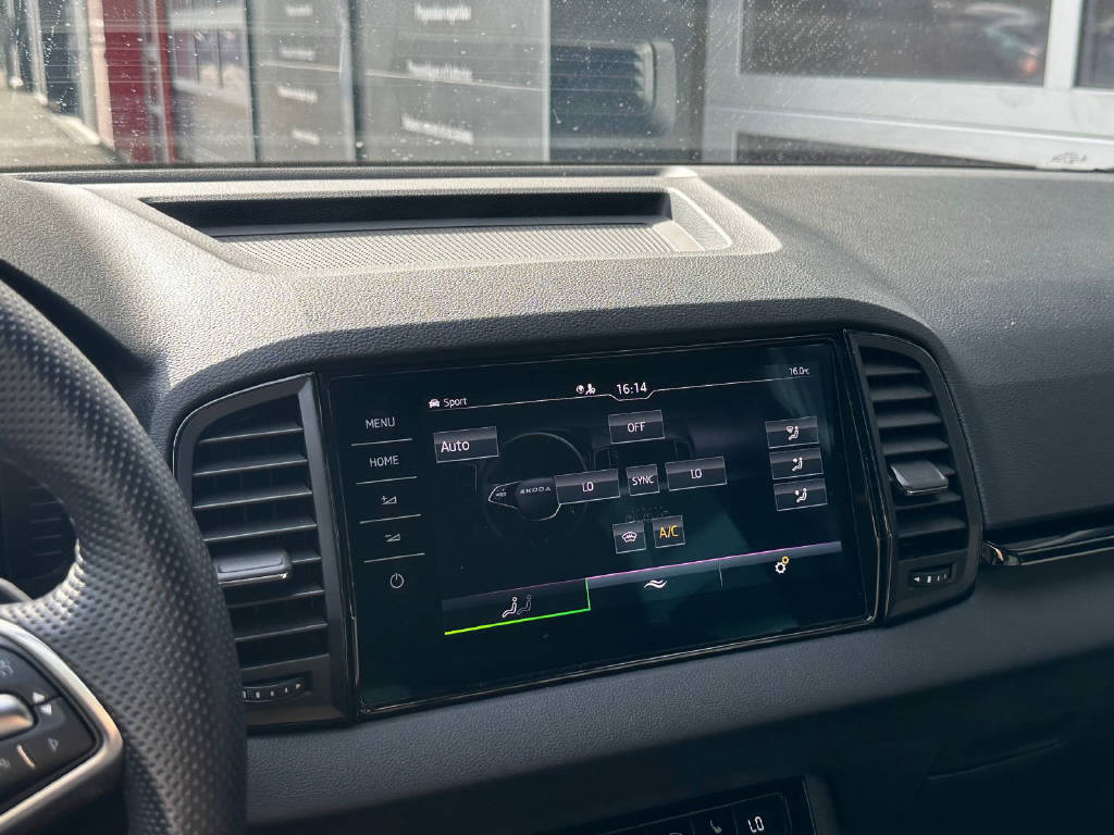 SKODA Karoq 2.0 TSI SportLine 4x4 DSG-image-11