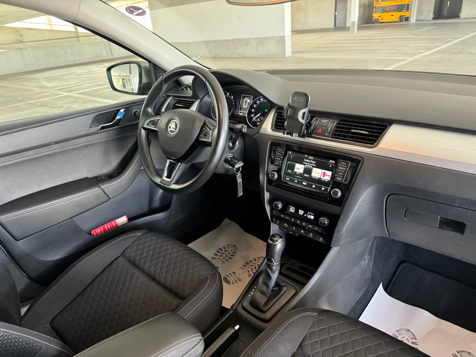 SKODA Rapid Spaceback 1.4 TSI Swiss Edition DSG-image-12