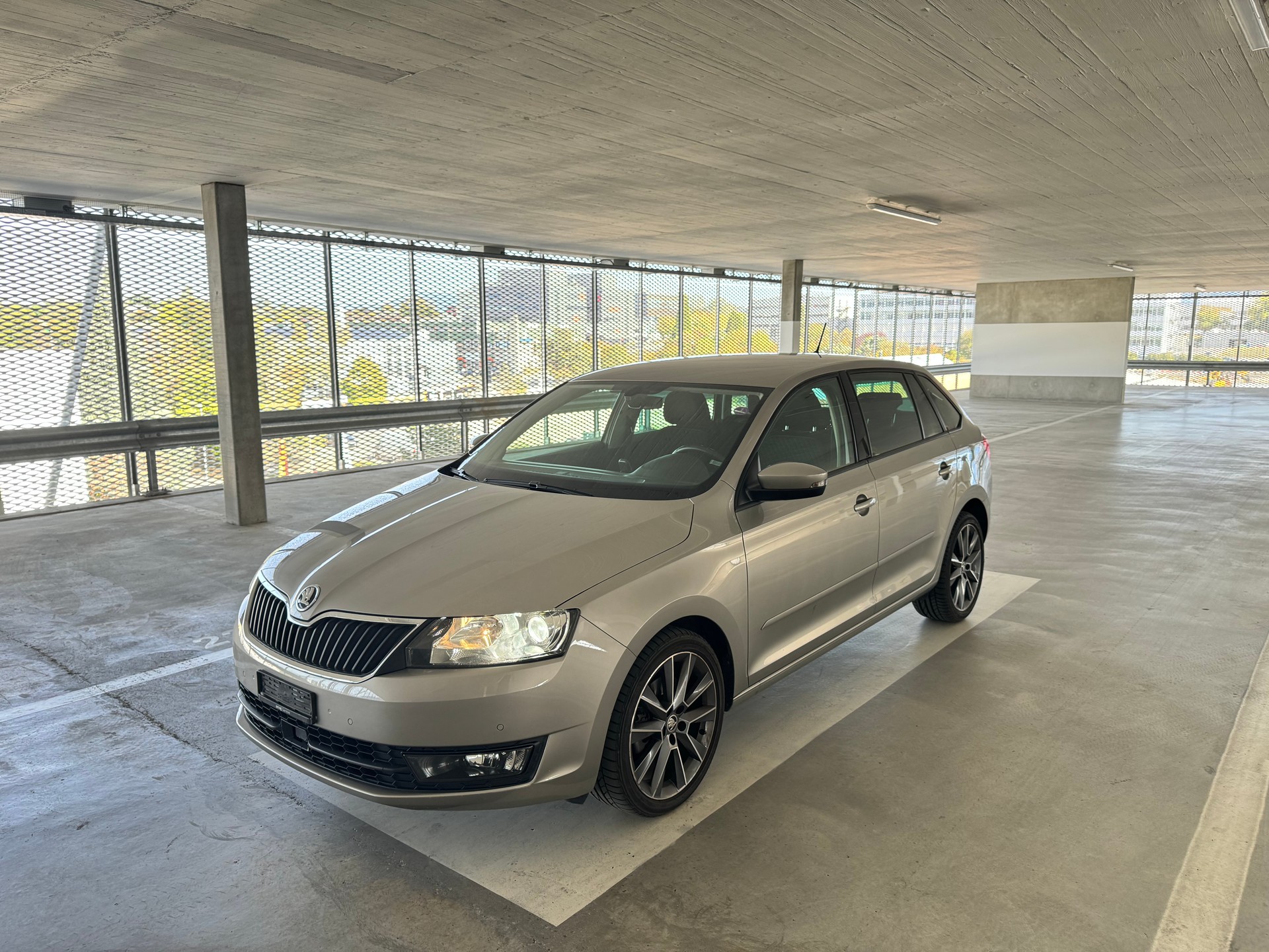 SKODA Rapid Spaceback 1.4 TSI Swiss Edition DSG-image-2
