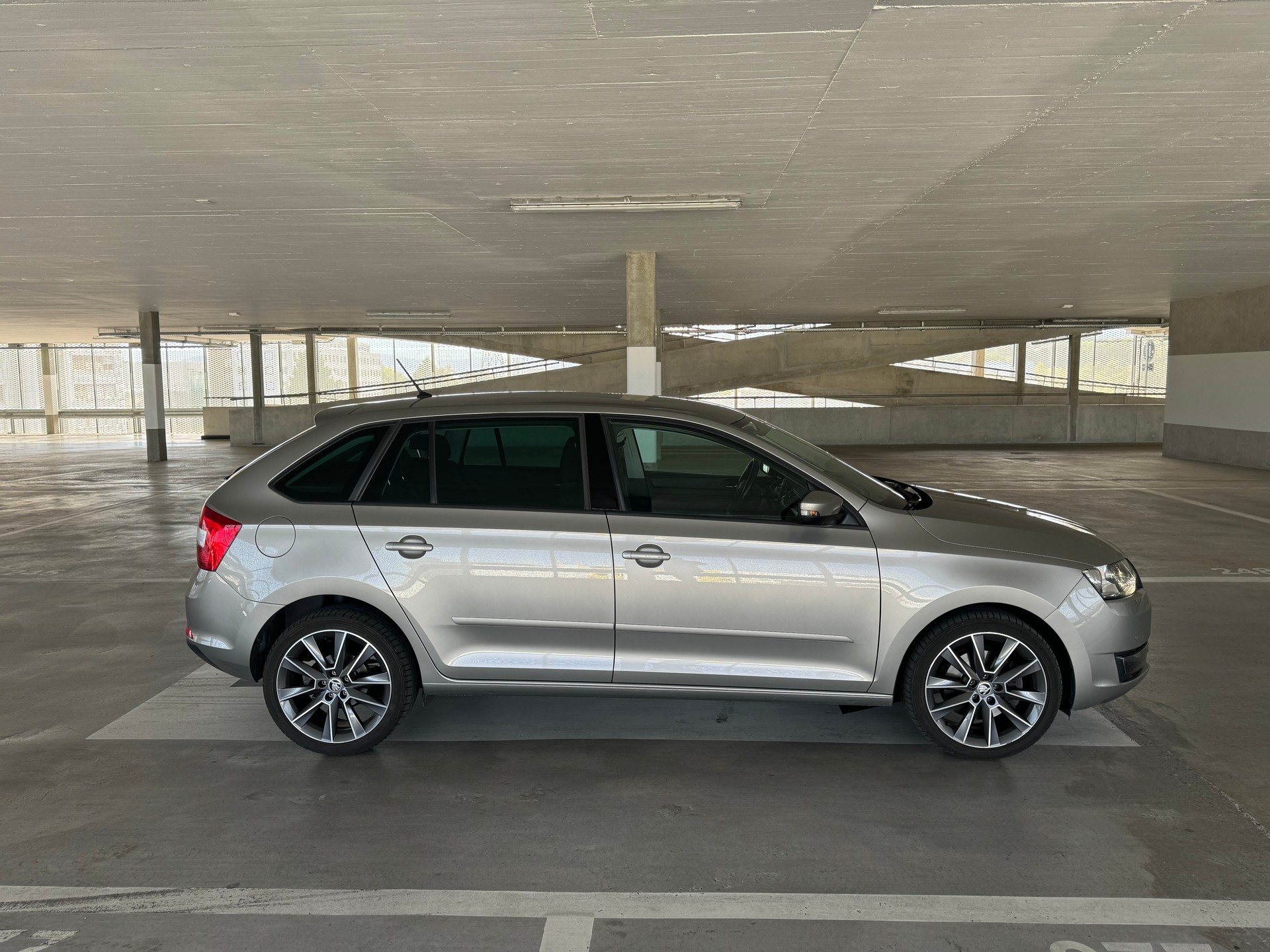 SKODA Rapid Spaceback 1.4 TSI Swiss Edition DSG-image-4