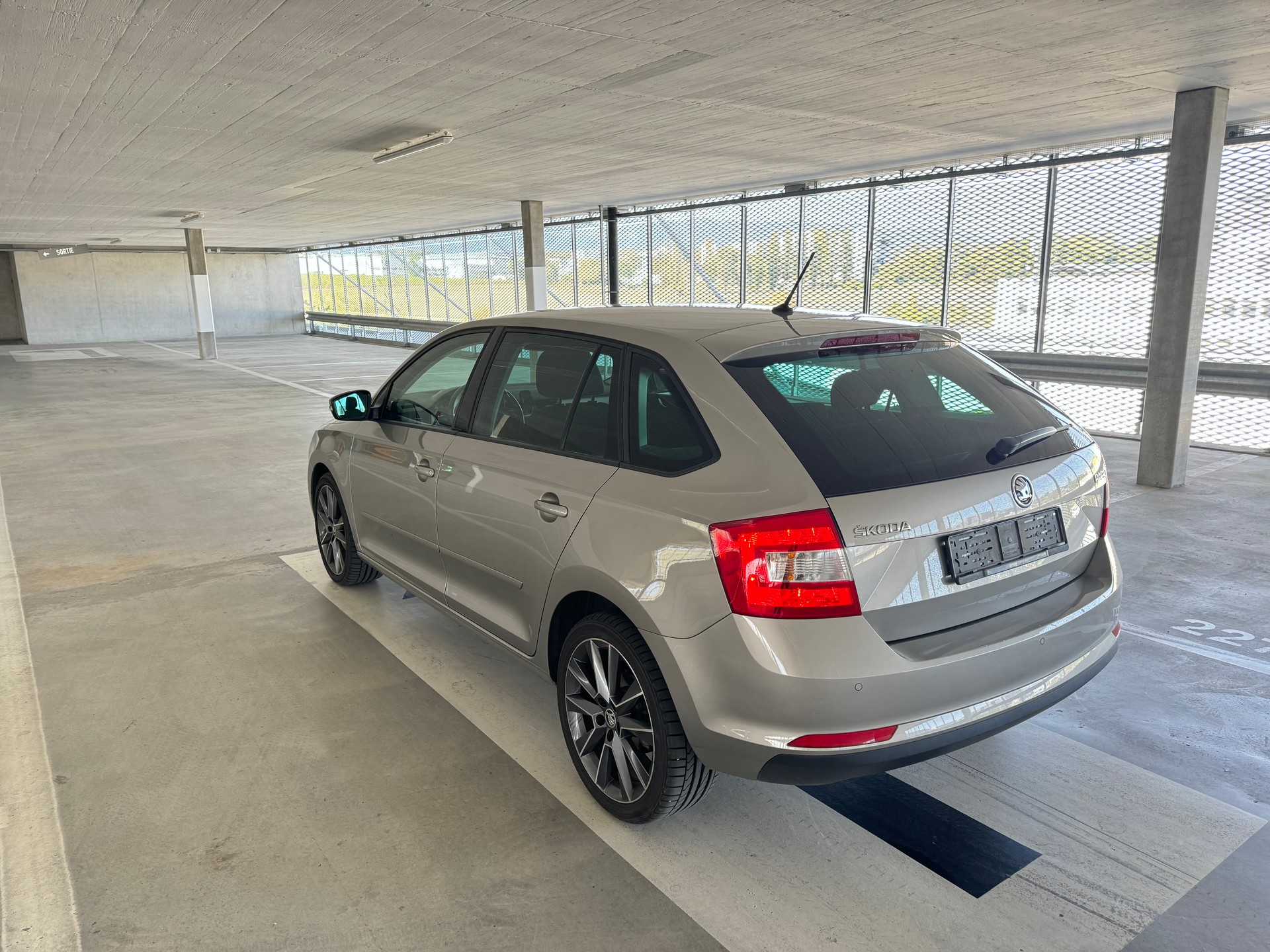 SKODA Rapid Spaceback 1.4 TSI Swiss Edition DSG-image-7