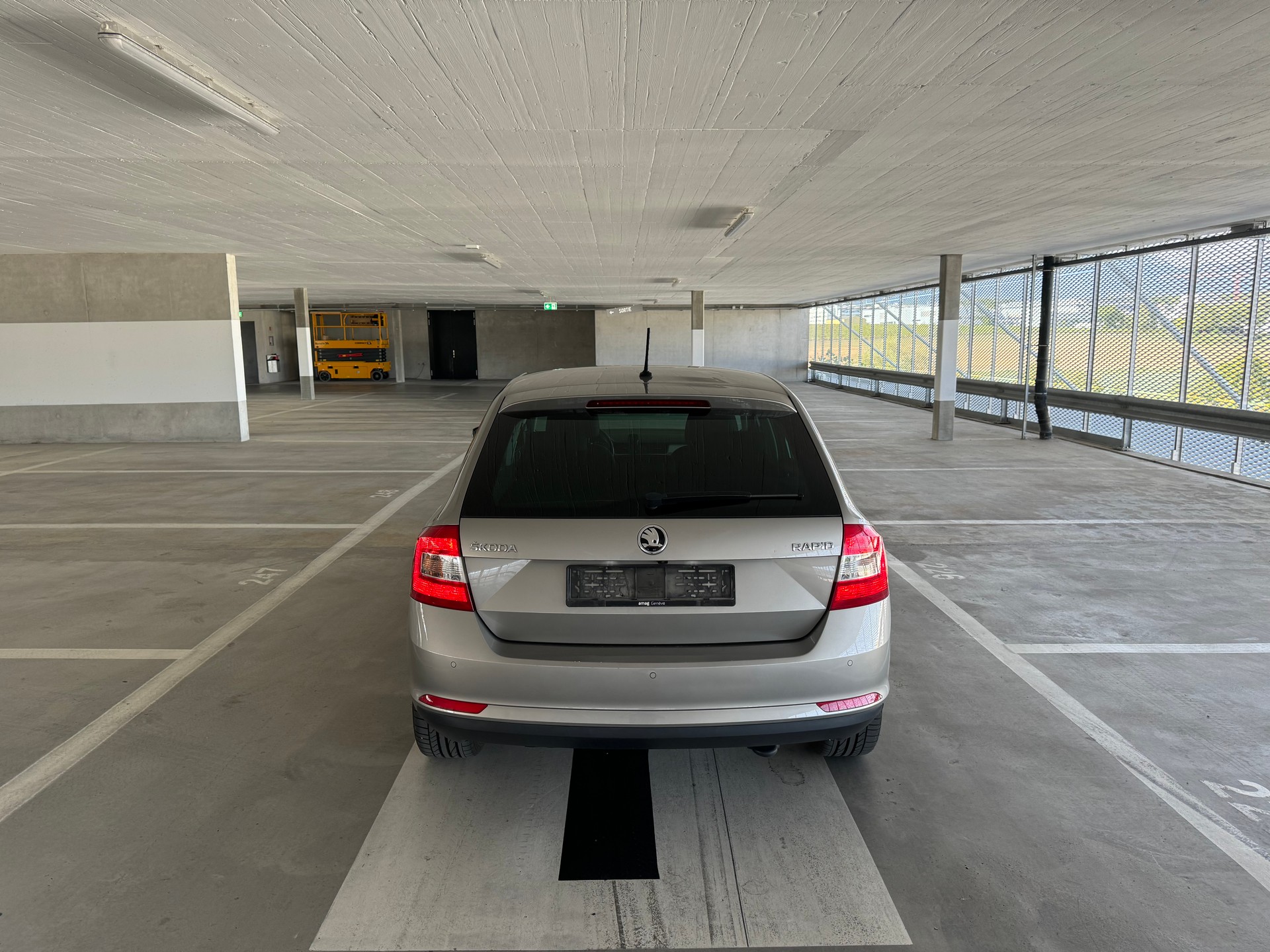 SKODA Rapid Spaceback 1.4 TSI Swiss Edition DSG-image-6