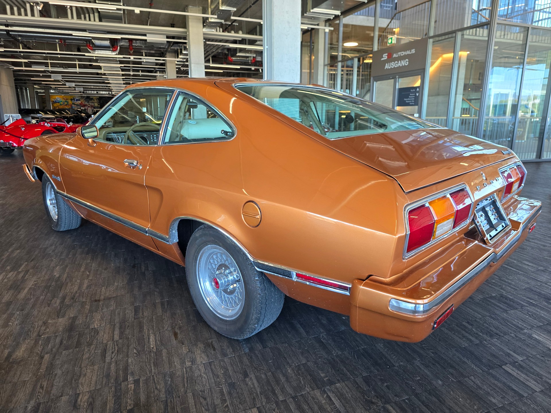 FORD MUSTANG-image-1