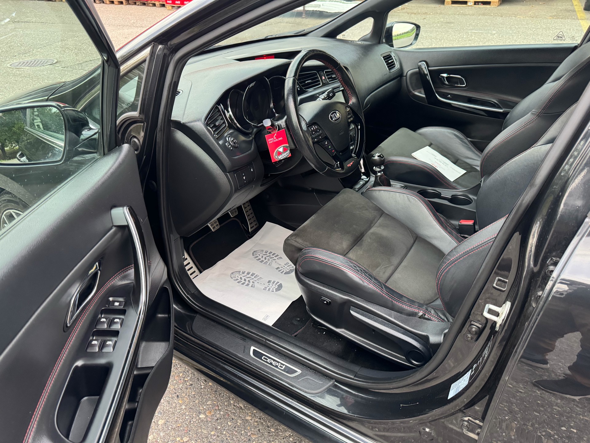 KIA Cee'd 1.6 GDi Turbo GT-image-12