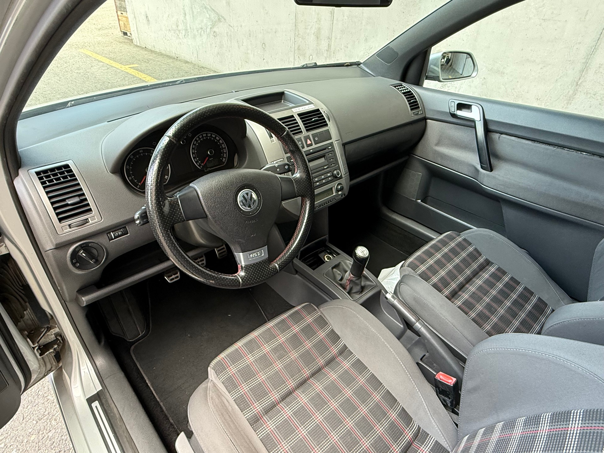 VW Polo 1.8 20V Turbo GTI-image-8
