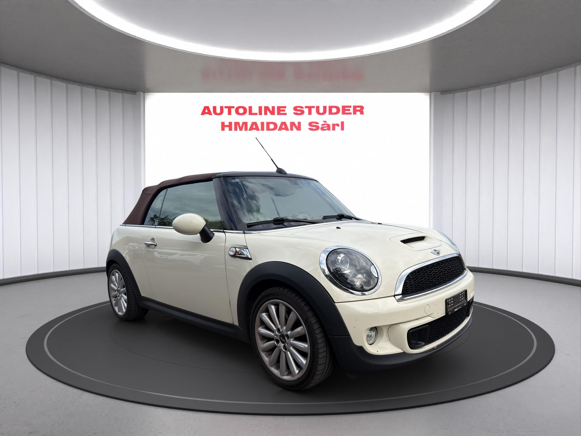 MINI Cooper Cabriolet-image-2