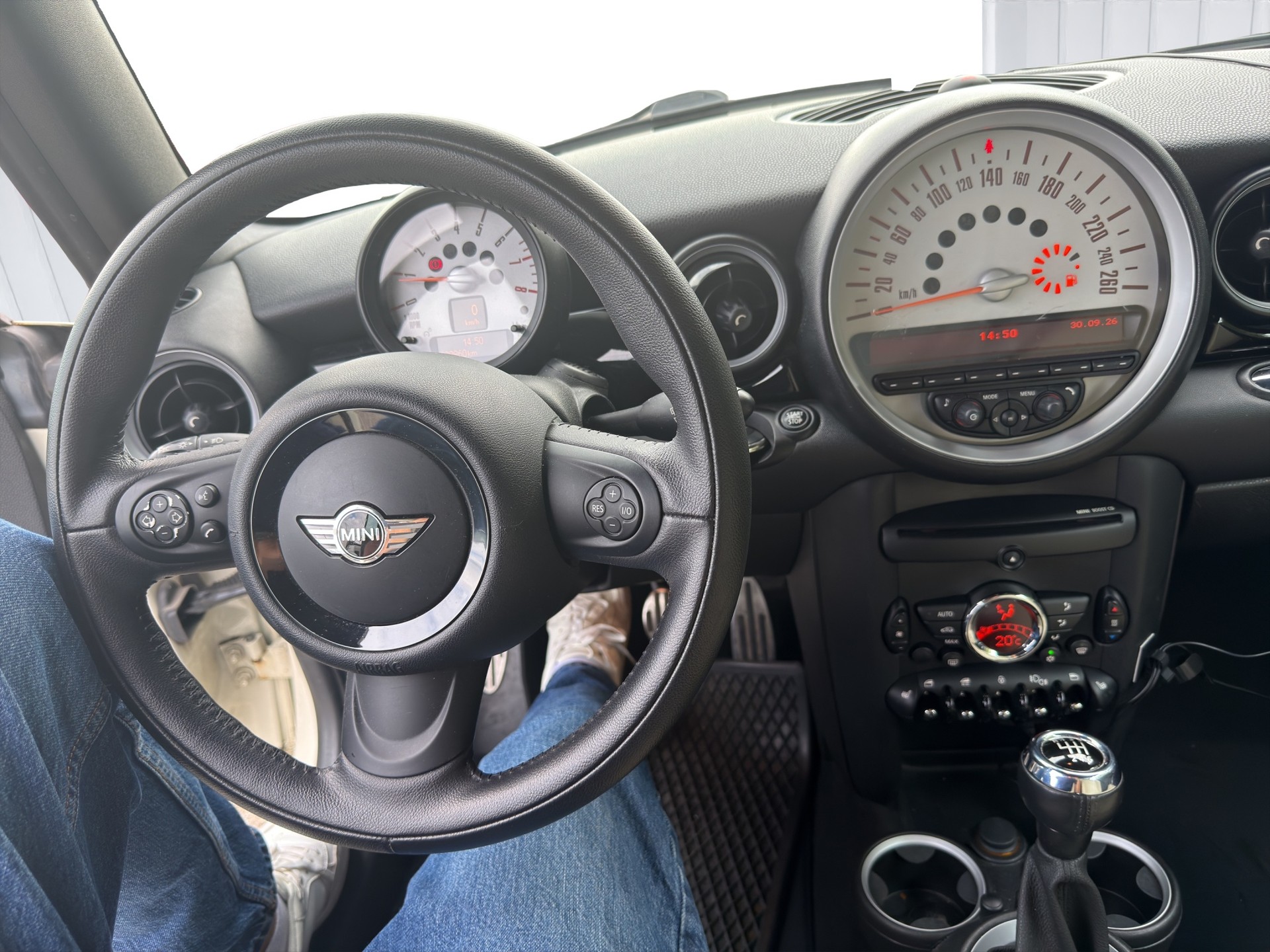 MINI Cooper Cabriolet-image-7