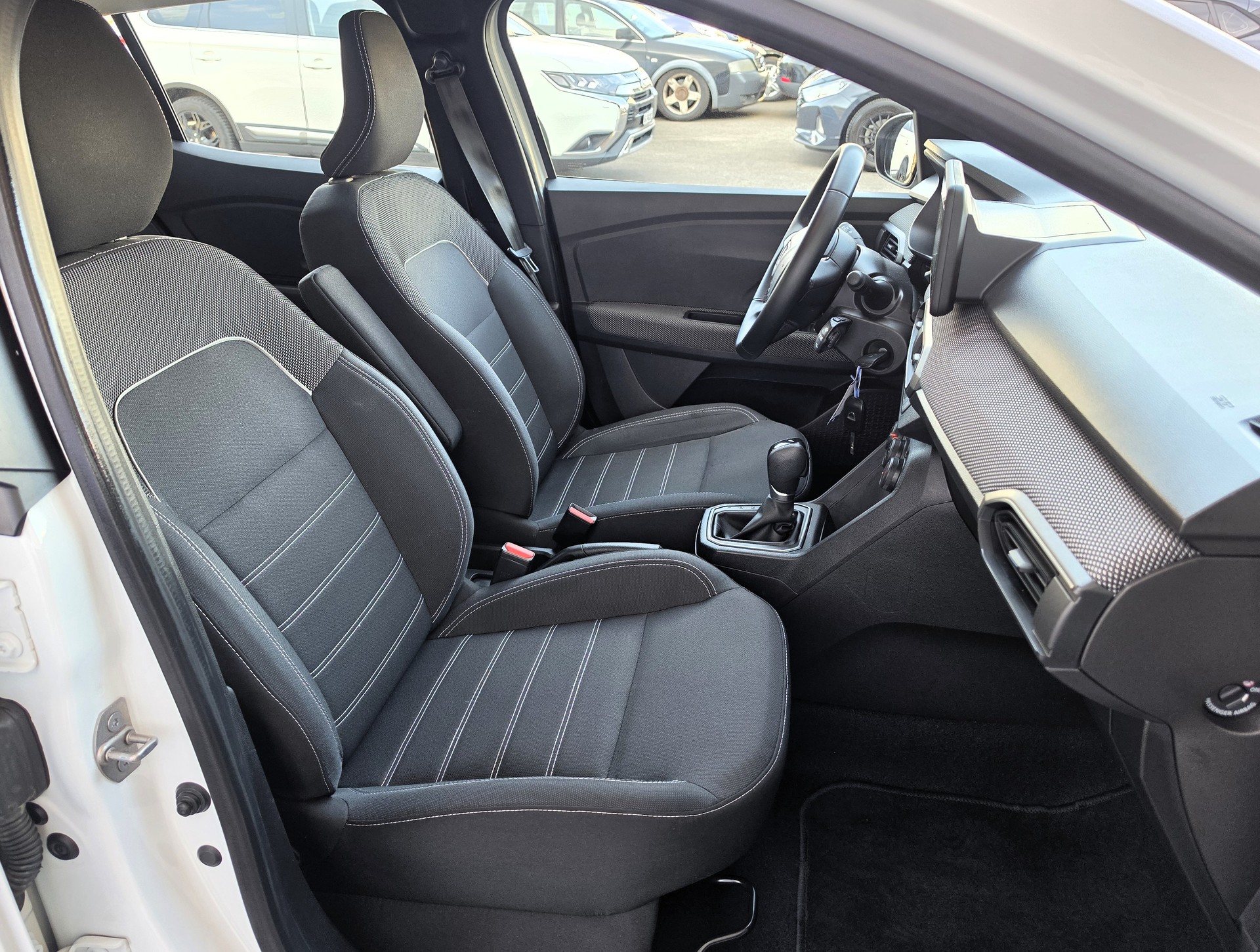 DACIA Sandero TCe 90 Expression CVT-image-6