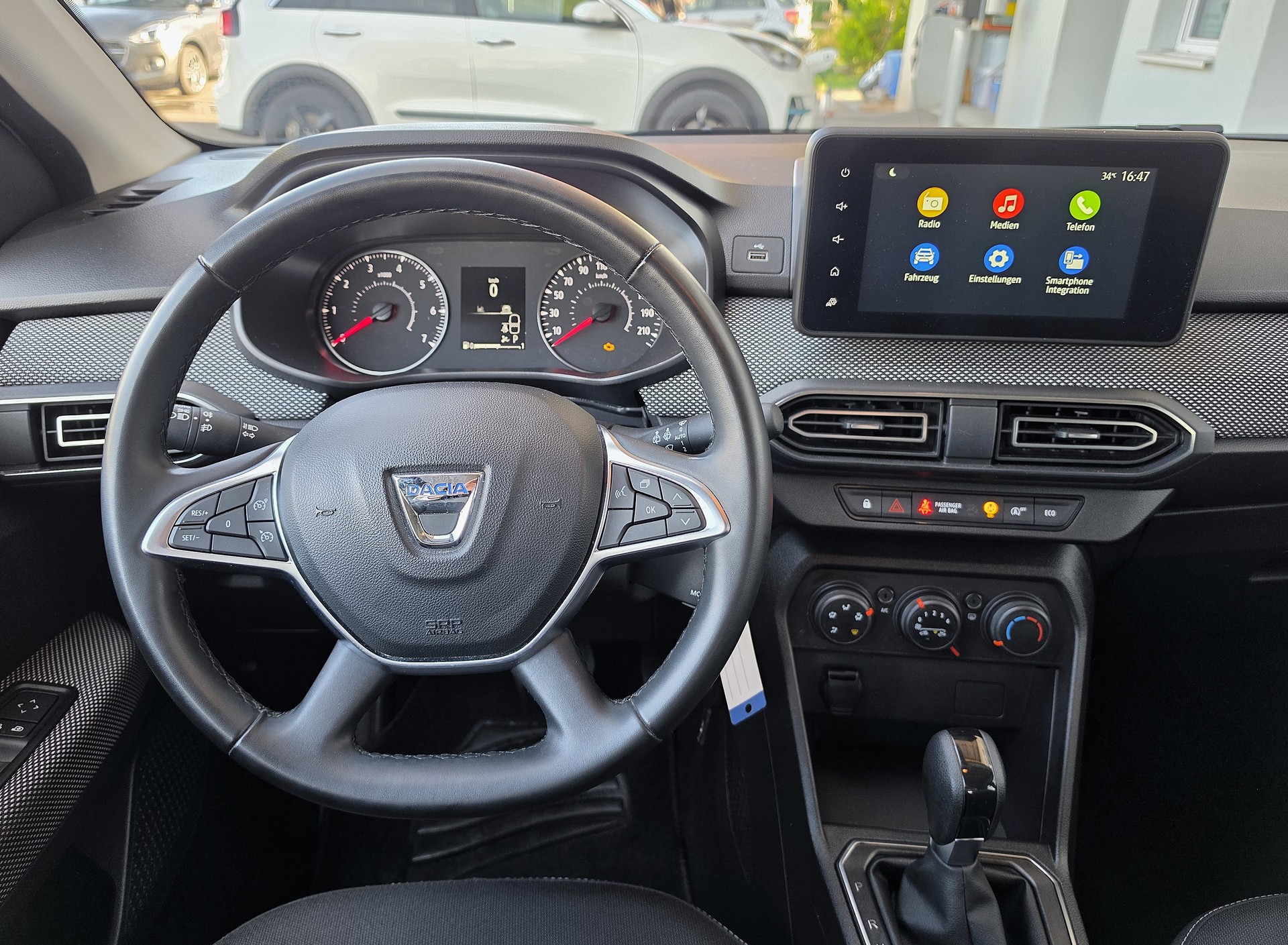 DACIA Sandero TCe 90 Expression CVT-image-9