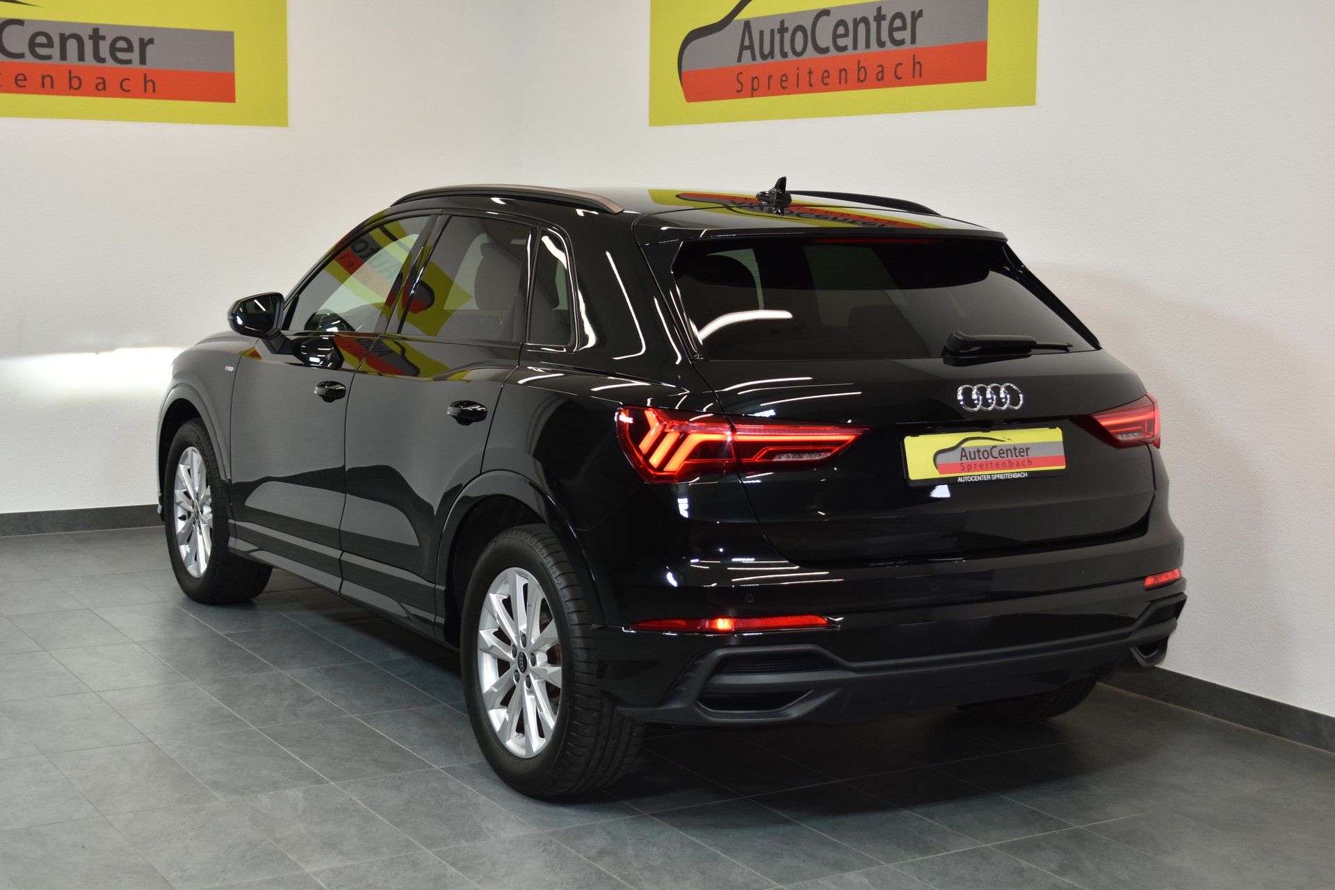 AUDI Q3 35 TFSI S line S-tronic-image-13
