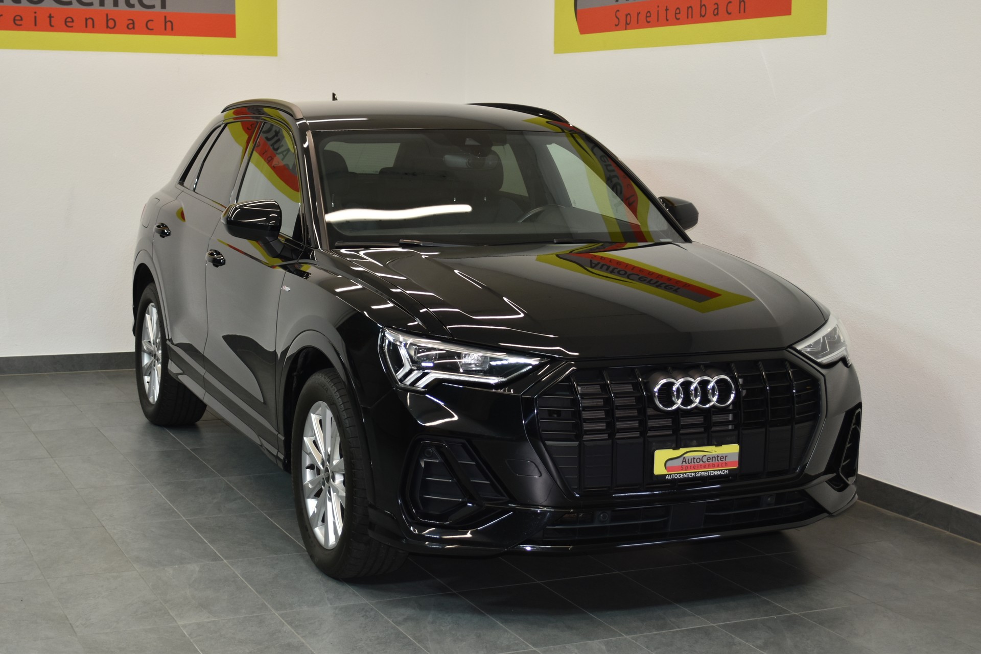 AUDI Q3 35 TFSI S line S-tronic-image-0