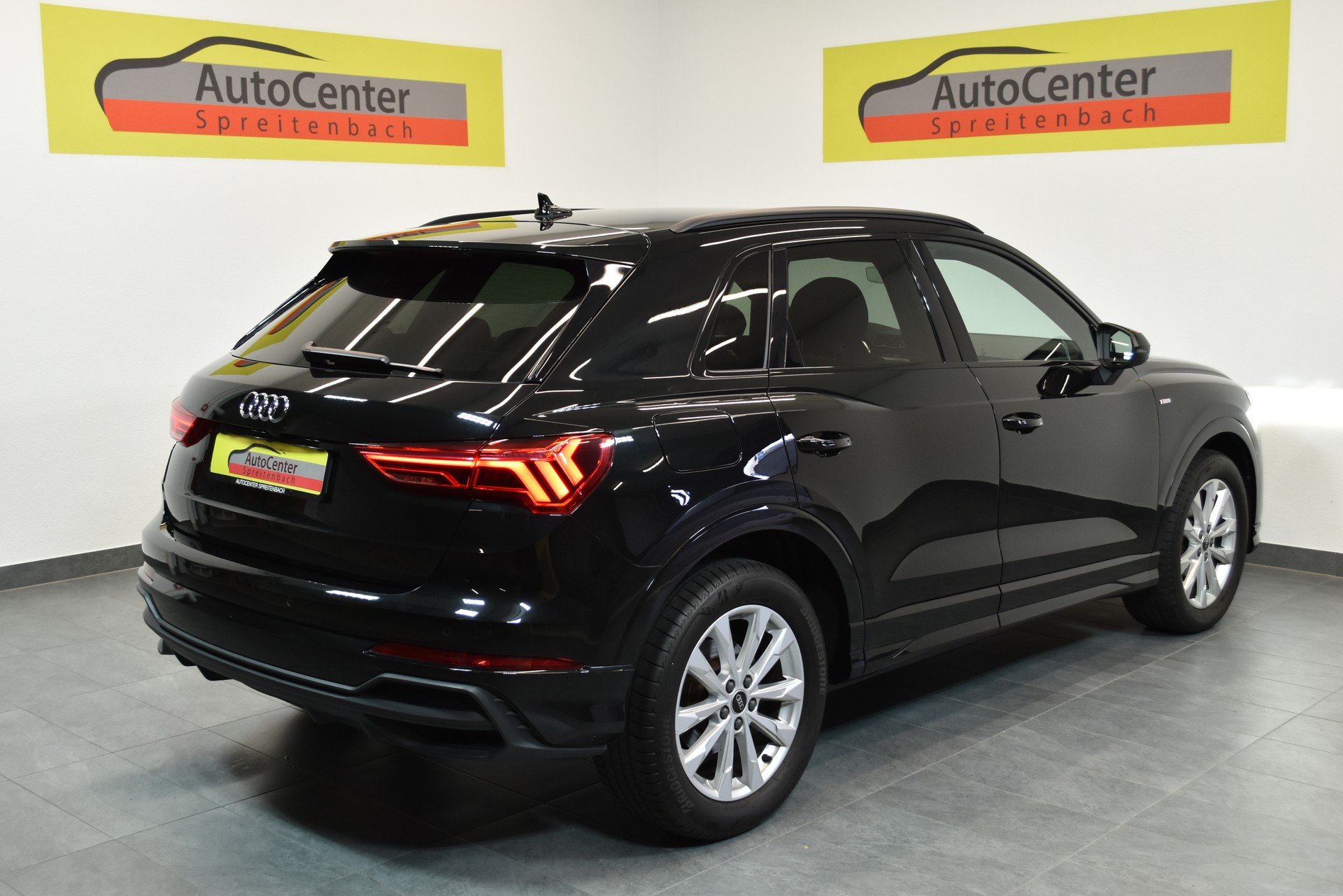 AUDI Q3 35 TFSI S line S-tronic-image-10