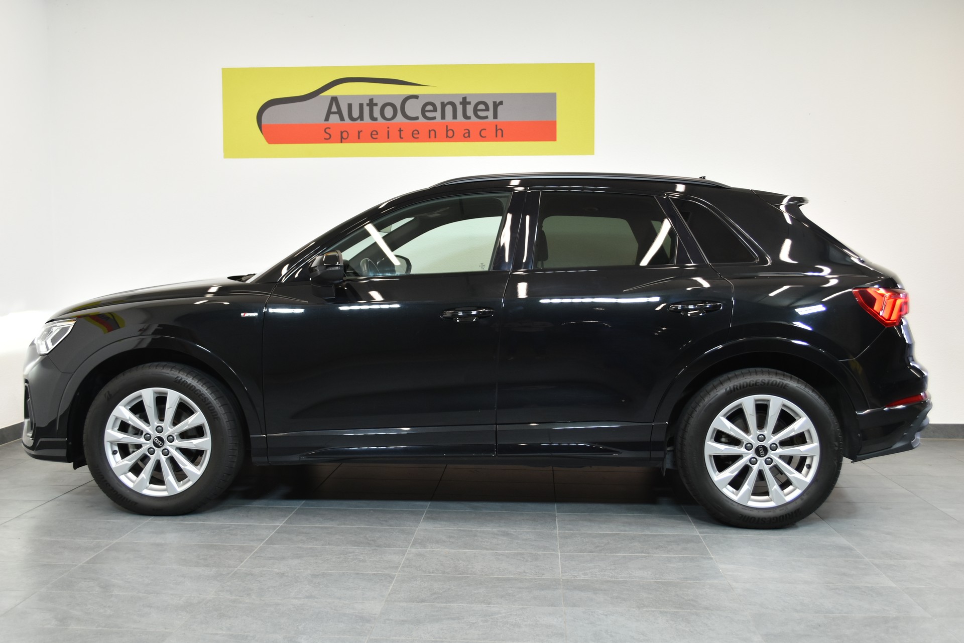 AUDI Q3 35 TFSI S line S-tronic-image-11