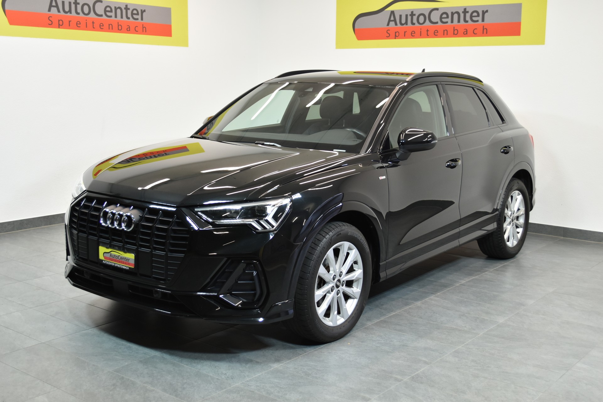 AUDI Q3 35 TFSI S line S-tronic-image-1