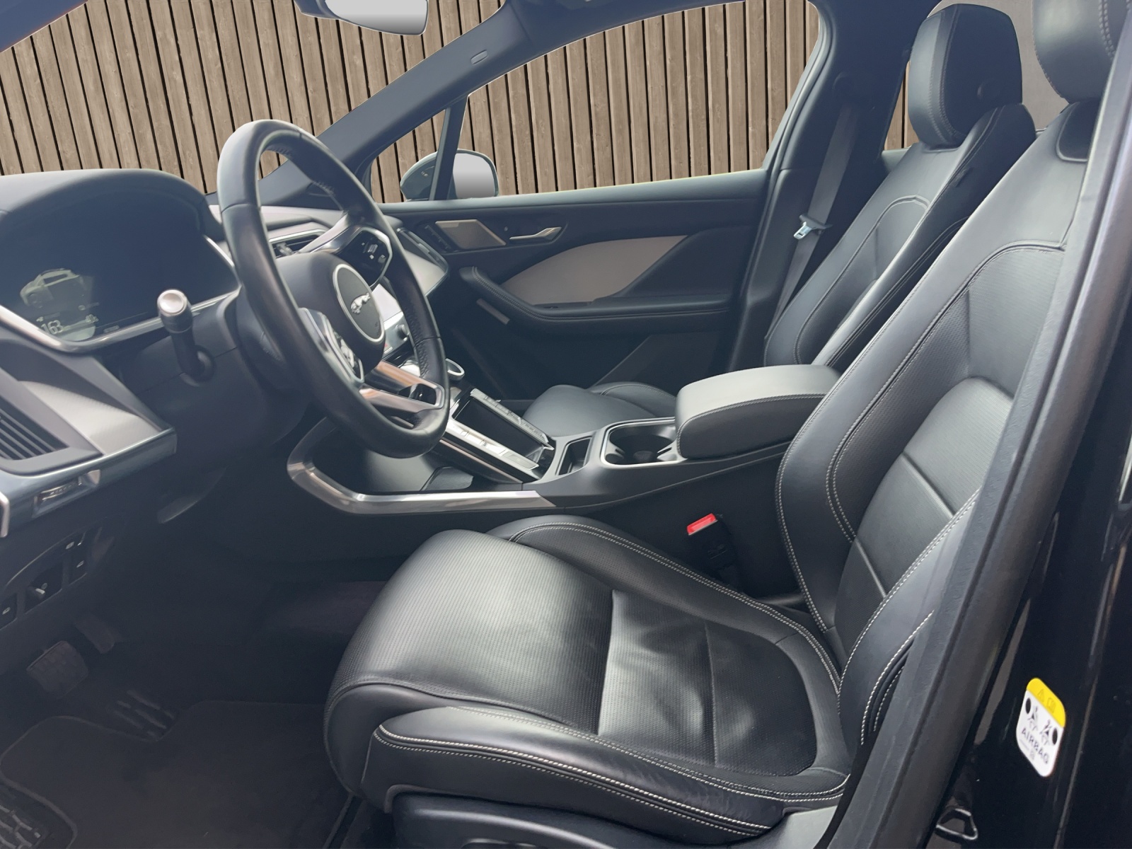 JAGUAR I-Pace EV400 HSE AWD-image-8