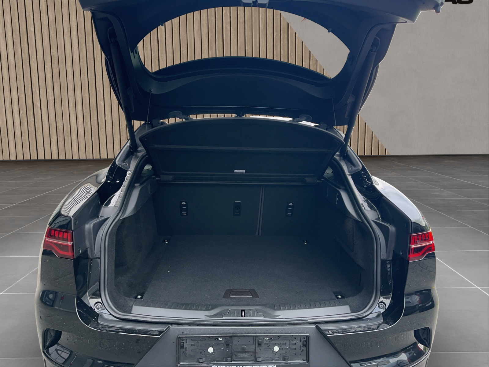 JAGUAR I-Pace EV400 HSE AWD-image-13