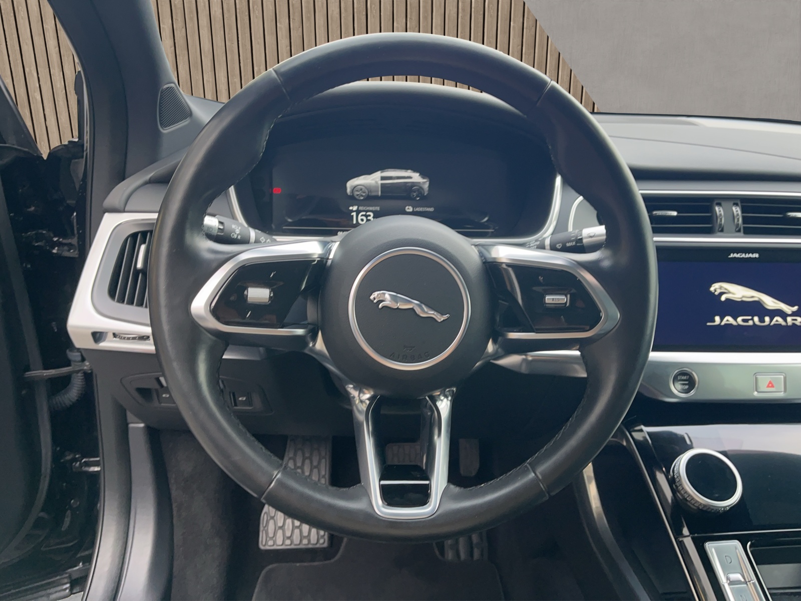 JAGUAR I-Pace EV400 HSE AWD-image-9
