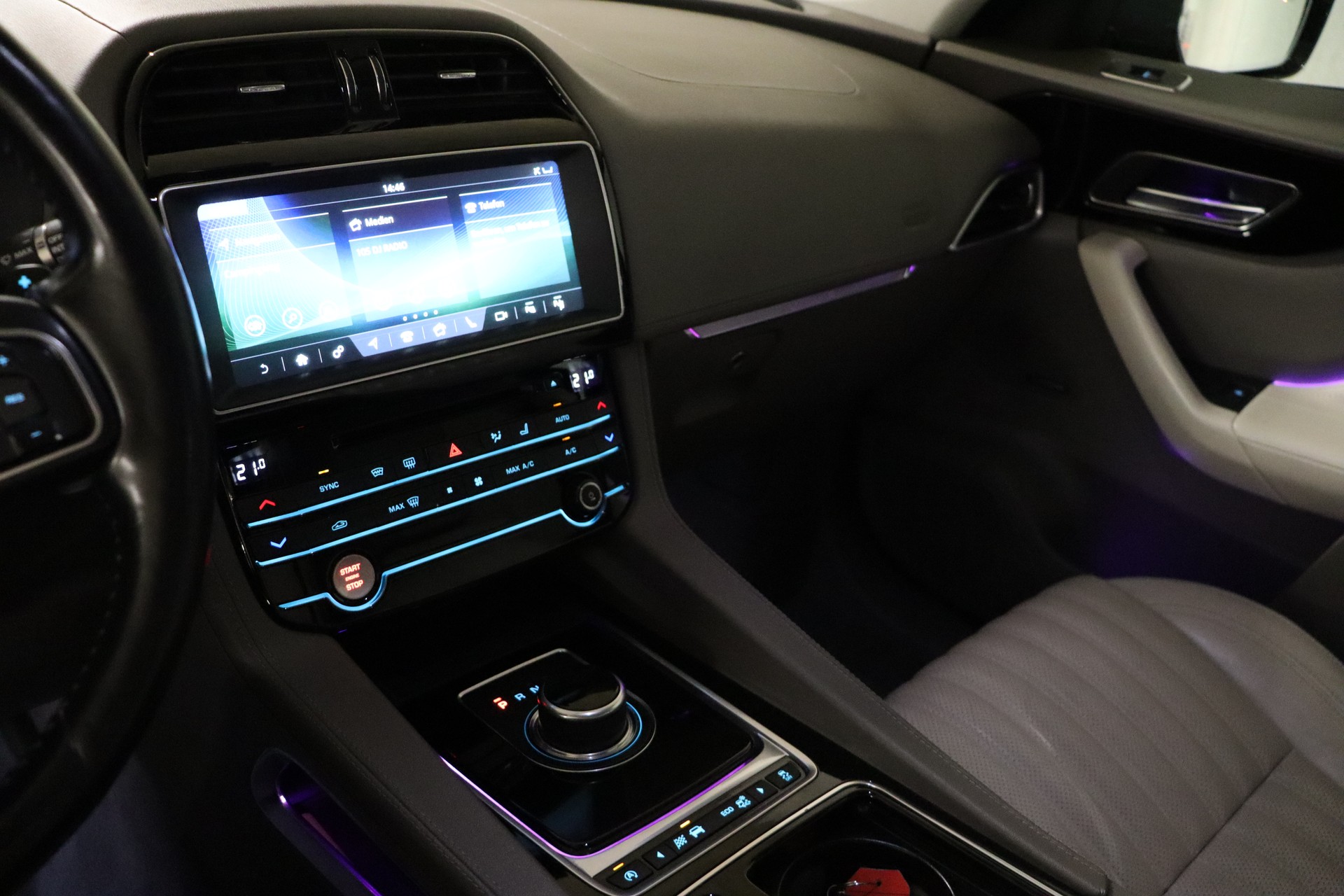 JAGUAR F-Pace 2.0d Prestige AWD Automatik **GARANTIE**-image-30