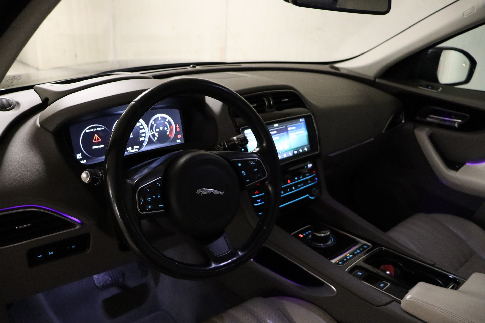 JAGUAR F-Pace 2.0d Prestige AWD Automatik **GARANTIE**-image-10