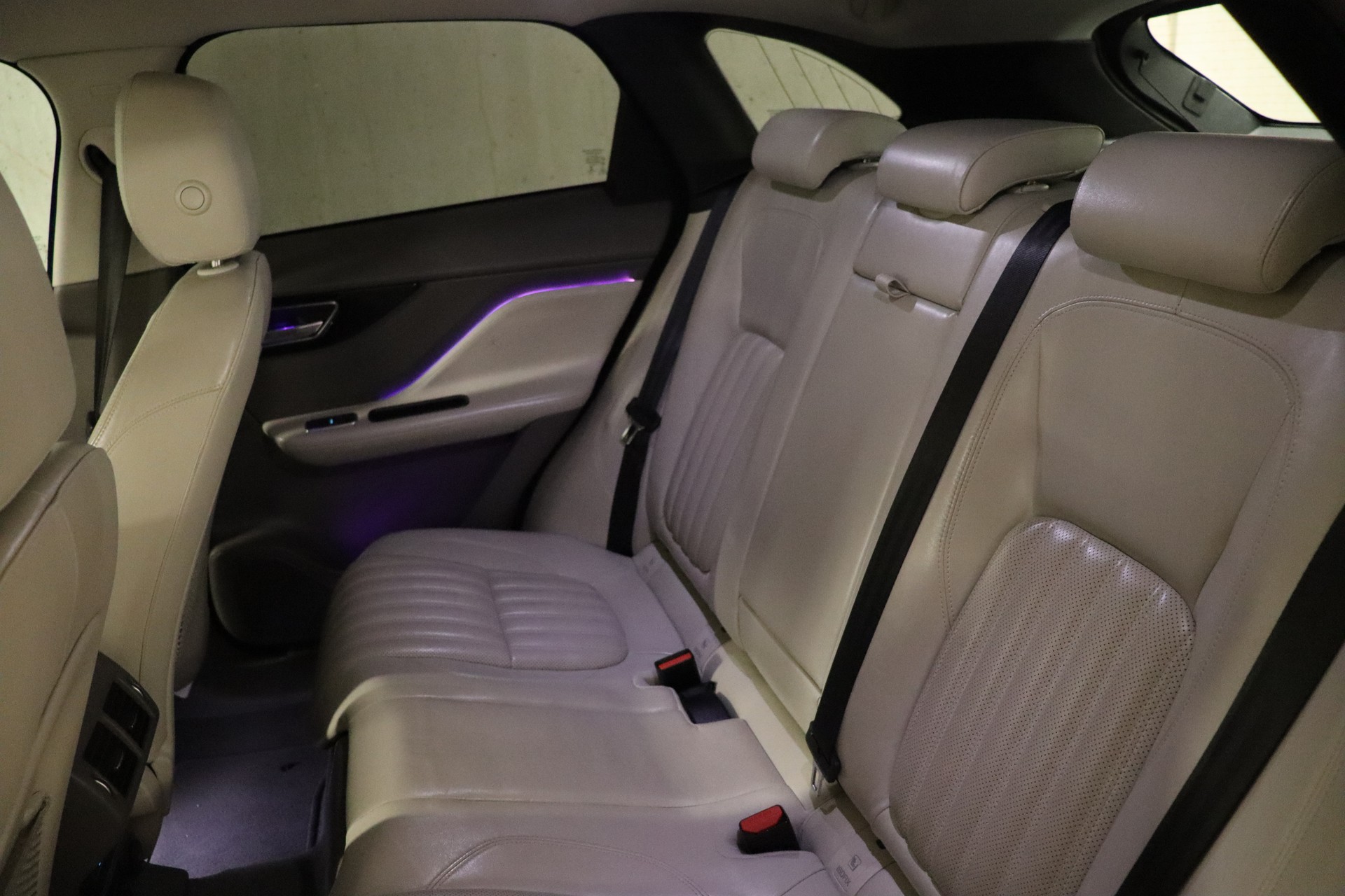 JAGUAR F-Pace 2.0d Prestige AWD Automatik **GARANTIE**-image-13