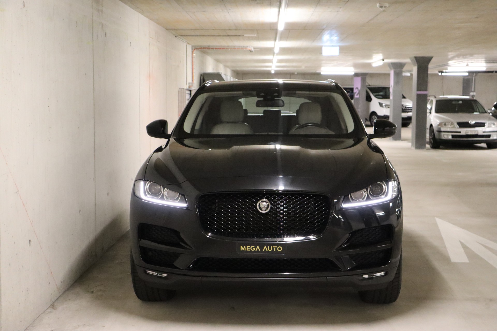 JAGUAR F-Pace 2.0d Prestige AWD Automatik **GARANTIE**-image-1
