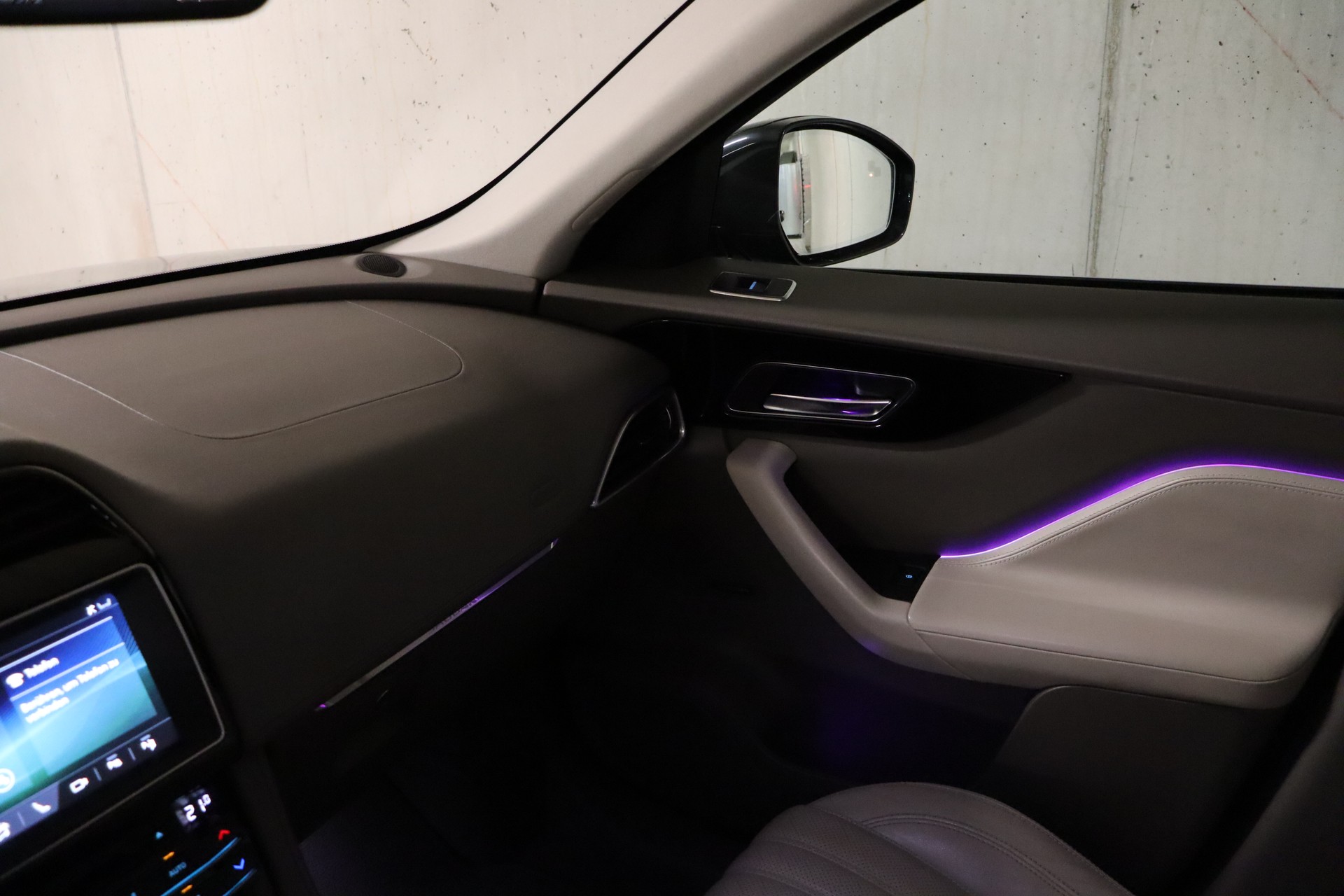 JAGUAR F-Pace 2.0d Prestige AWD Automatik **GARANTIE**-image-25