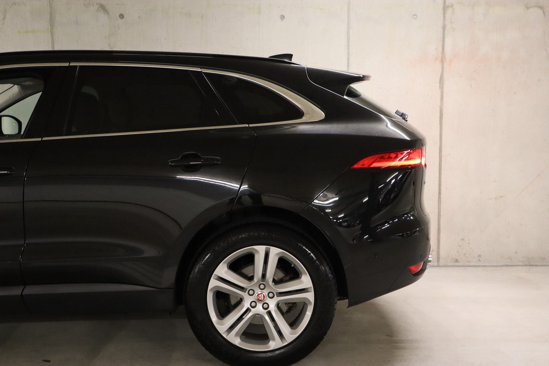 JAGUAR F-Pace 2.0d Prestige AWD Automatik **GARANTIE**-image-5